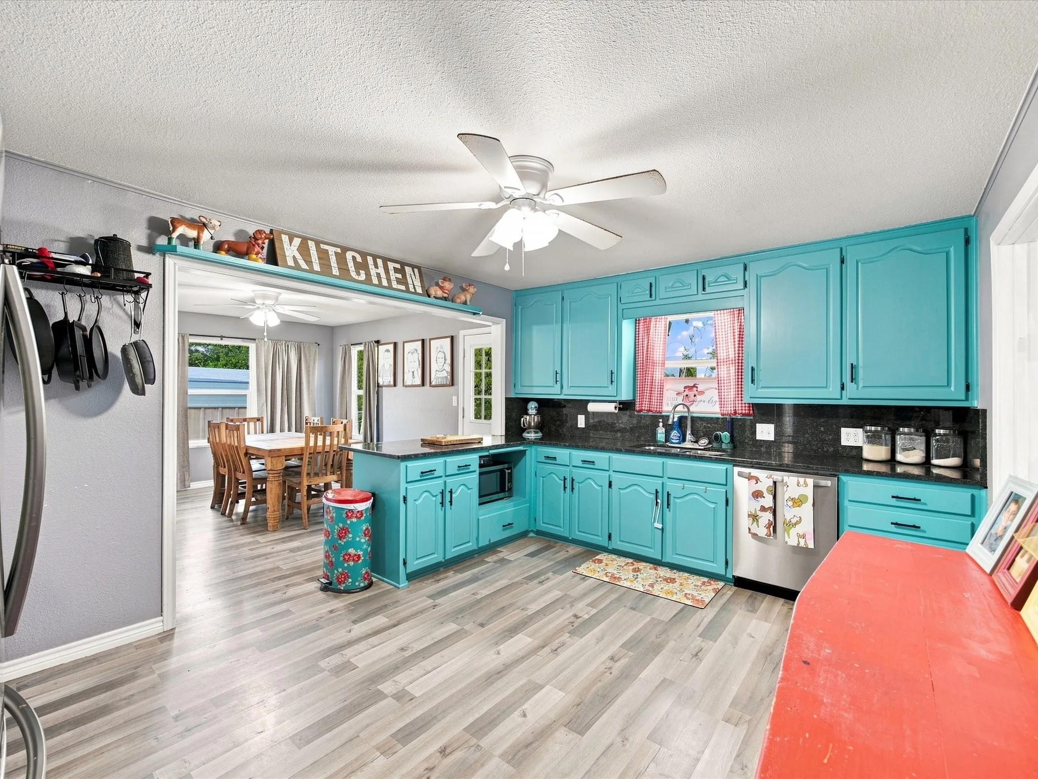 Single Family Residence For Sale in Montague County , 1306 Hulme Street, Bowie, Texas 76230, 3 Bedroom, 2 Bathroom, 1 Garage spaces, 1,380 Sqft, built in 1965, mls#21383459, Real Estate Agent in Bowie, Homes For Sale in Montague county, Homes For Sale in Bowie, Realtor in Bowie Texas, Real Estate Brokerage Independent Realty Texas, Luminita Cordes Realtor
