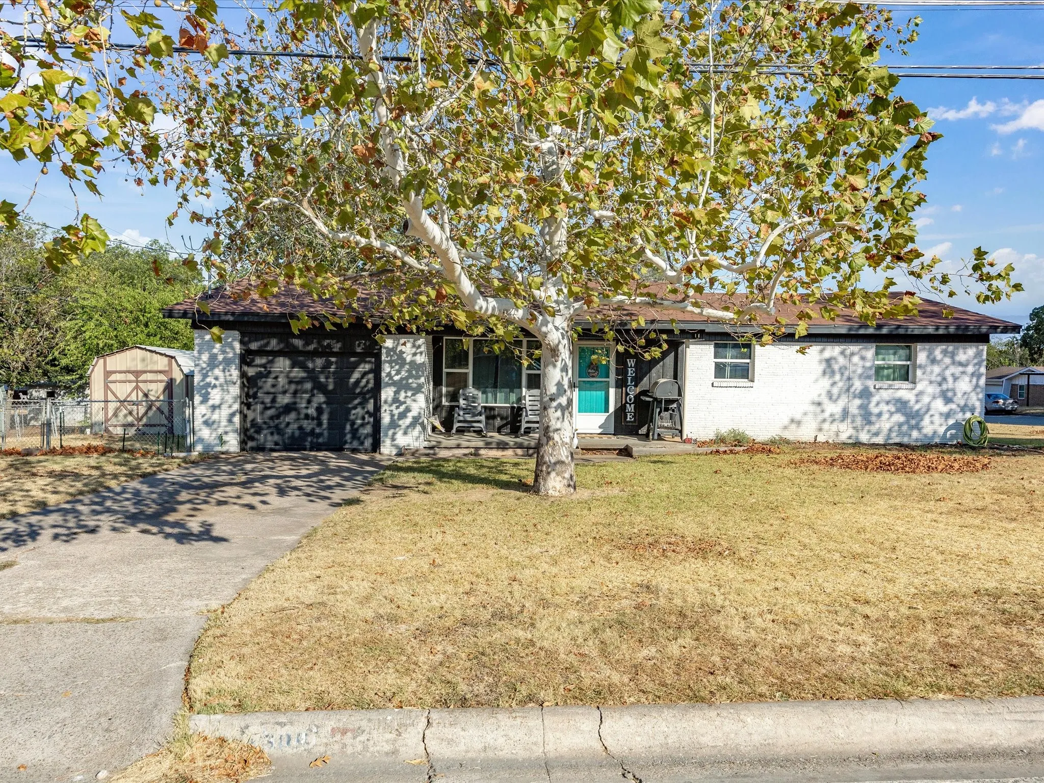 Single Family Residence For Sale in Montague County , 1306 Hulme Street, Bowie, Texas 76230, 3 Bedroom, 2 Bathroom, 1 Garage spaces, 1,380 Sqft, built in 1965, mls#21383459, Real Estate Agent in Bowie, Homes For Sale in Montague county, Homes For Sale in Bowie, Realtor in Bowie Texas, Real Estate Brokerage Independent Realty Texas, Luminita Cordes Realtor