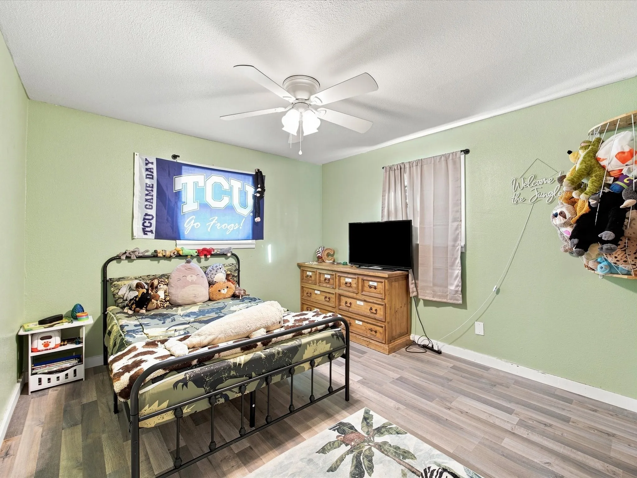 Single Family Residence For Sale in Montague County , 1306 Hulme Street, Bowie, Texas 76230, 3 Bedroom, 2 Bathroom, 1 Garage spaces, 1,380 Sqft, built in 1965, mls#21383459, Real Estate Agent in Bowie, Homes For Sale in Montague county, Homes For Sale in Bowie, Realtor in Bowie Texas, Real Estate Brokerage Independent Realty Texas, Luminita Cordes Realtor