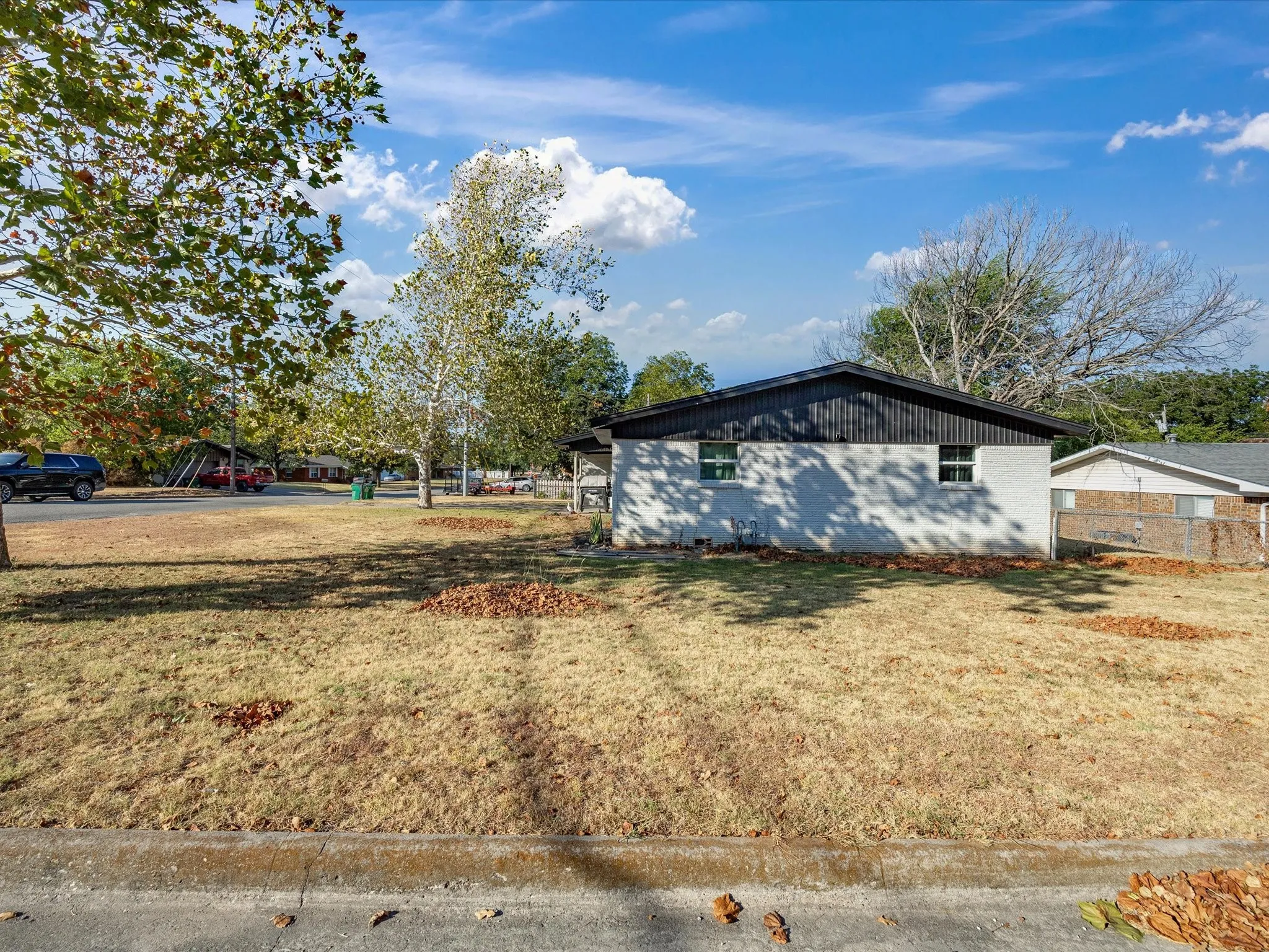 Single Family Residence For Sale in Montague County , 1306 Hulme Street, Bowie, Texas 76230, 3 Bedroom, 2 Bathroom, 1 Garage spaces, 1,380 Sqft, built in 1965, mls#21383459, Real Estate Agent in Bowie, Homes For Sale in Montague county, Homes For Sale in Bowie, Realtor in Bowie Texas, Real Estate Brokerage Independent Realty Texas, Luminita Cordes Realtor