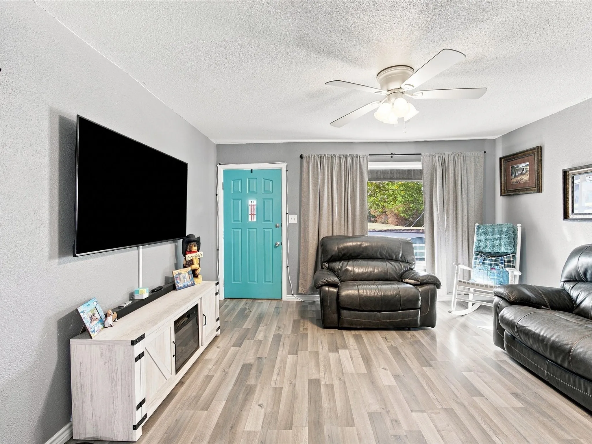 Single Family Residence For Sale in Montague County , 1306 Hulme Street, Bowie, Texas 76230, 3 Bedroom, 2 Bathroom, 1 Garage spaces, 1,380 Sqft, built in 1965, mls#21383459, Real Estate Agent in Bowie, Homes For Sale in Montague county, Homes For Sale in Bowie, Realtor in Bowie Texas, Real Estate Brokerage Independent Realty Texas, Luminita Cordes Realtor