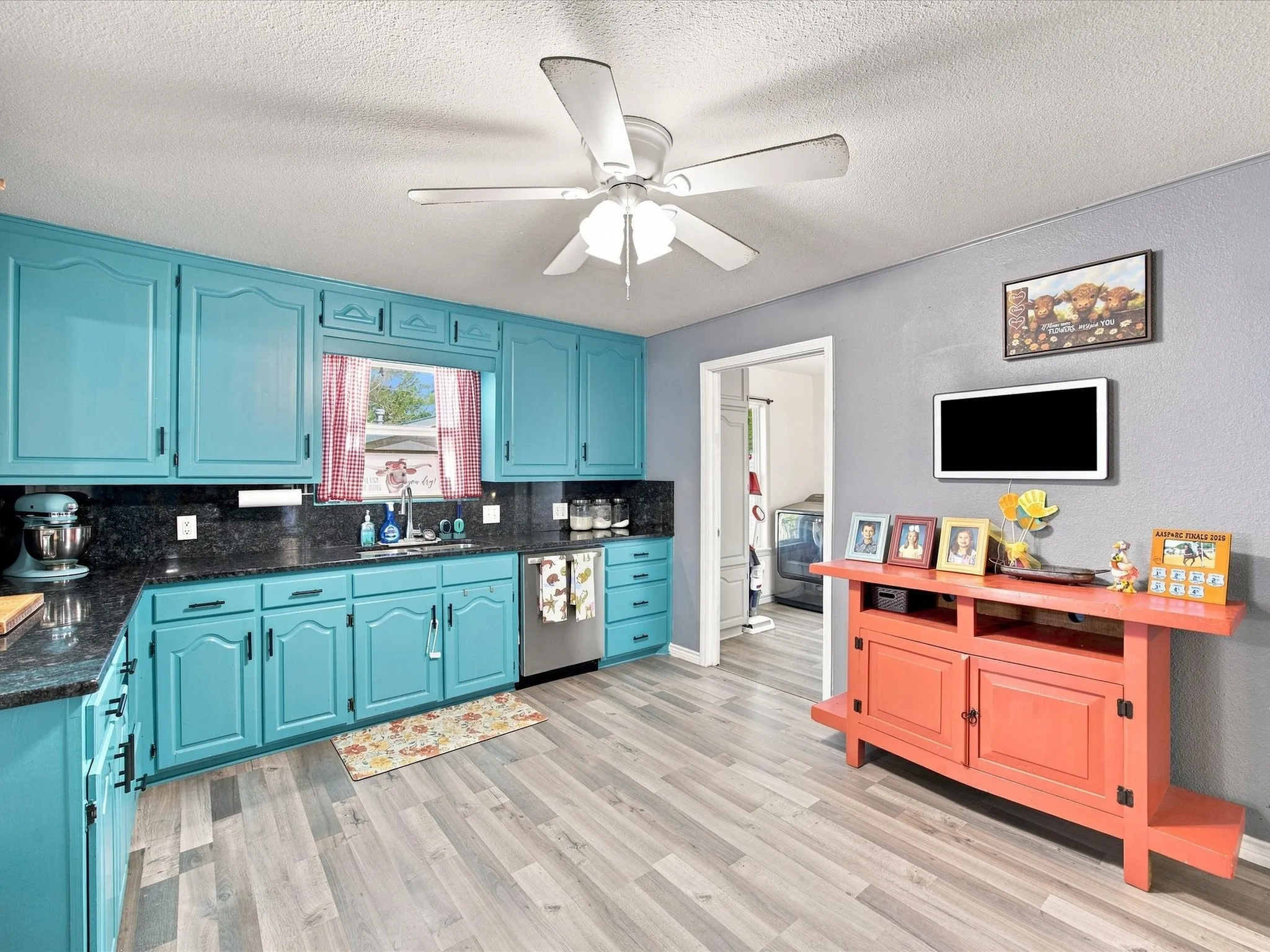 Single Family Residence For Sale in Montague County , 1306 Hulme Street, Bowie, Texas 76230, 3 Bedroom, 2 Bathroom, 1 Garage spaces, 1,380 Sqft, built in 1965, mls#21383459, Real Estate Agent in Bowie, Homes For Sale in Montague county, Homes For Sale in Bowie, Realtor in Bowie Texas, Real Estate Brokerage Independent Realty Texas, Luminita Cordes Realtor
