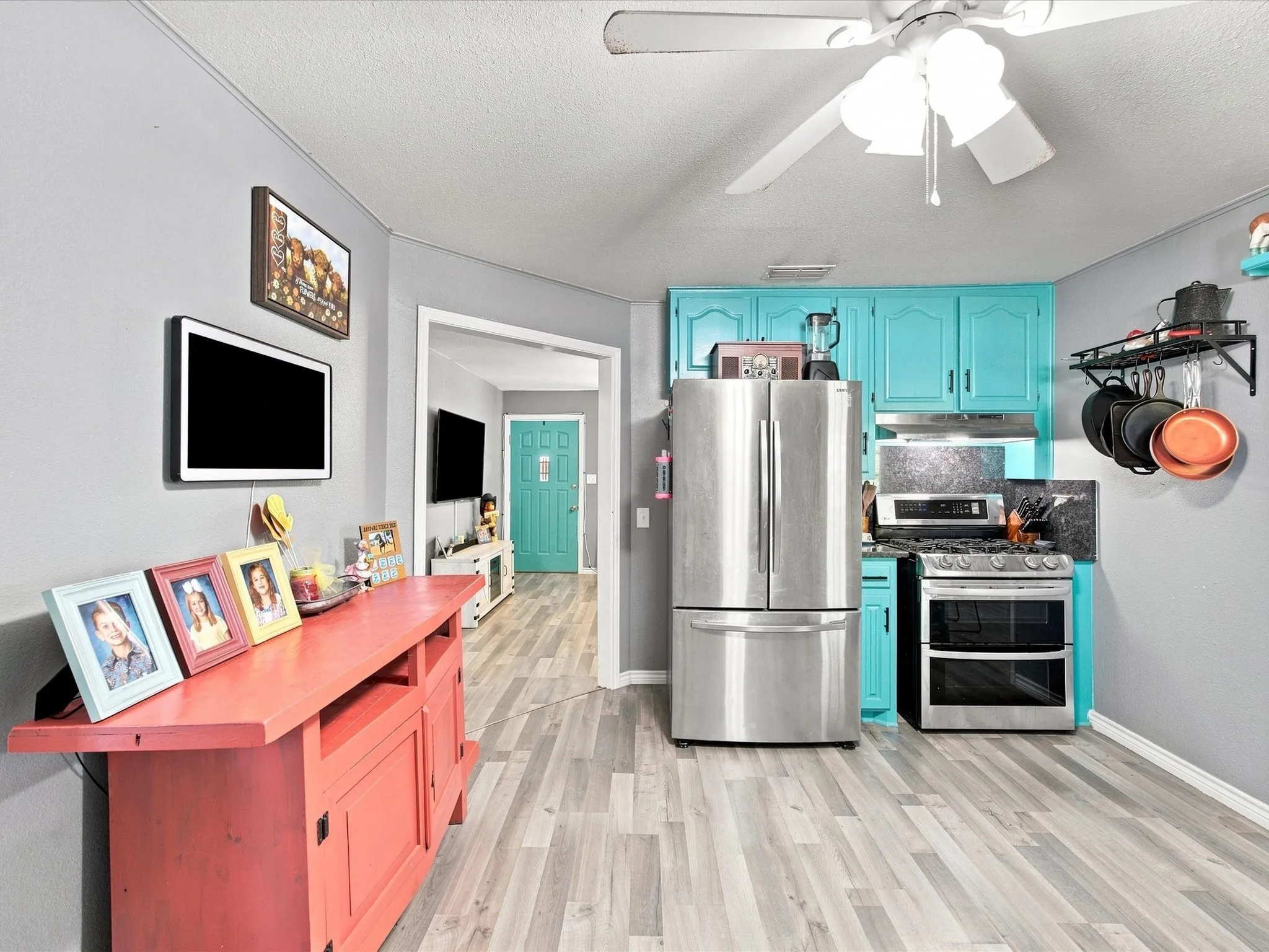 Single Family Residence For Sale in Montague County , 1306 Hulme Street, Bowie, Texas 76230, 3 Bedroom, 2 Bathroom, 1 Garage spaces, 1,380 Sqft, built in 1965, mls#21383459, Real Estate Agent in Bowie, Homes For Sale in Montague county, Homes For Sale in Bowie, Realtor in Bowie Texas, Real Estate Brokerage Independent Realty Texas, Luminita Cordes Realtor