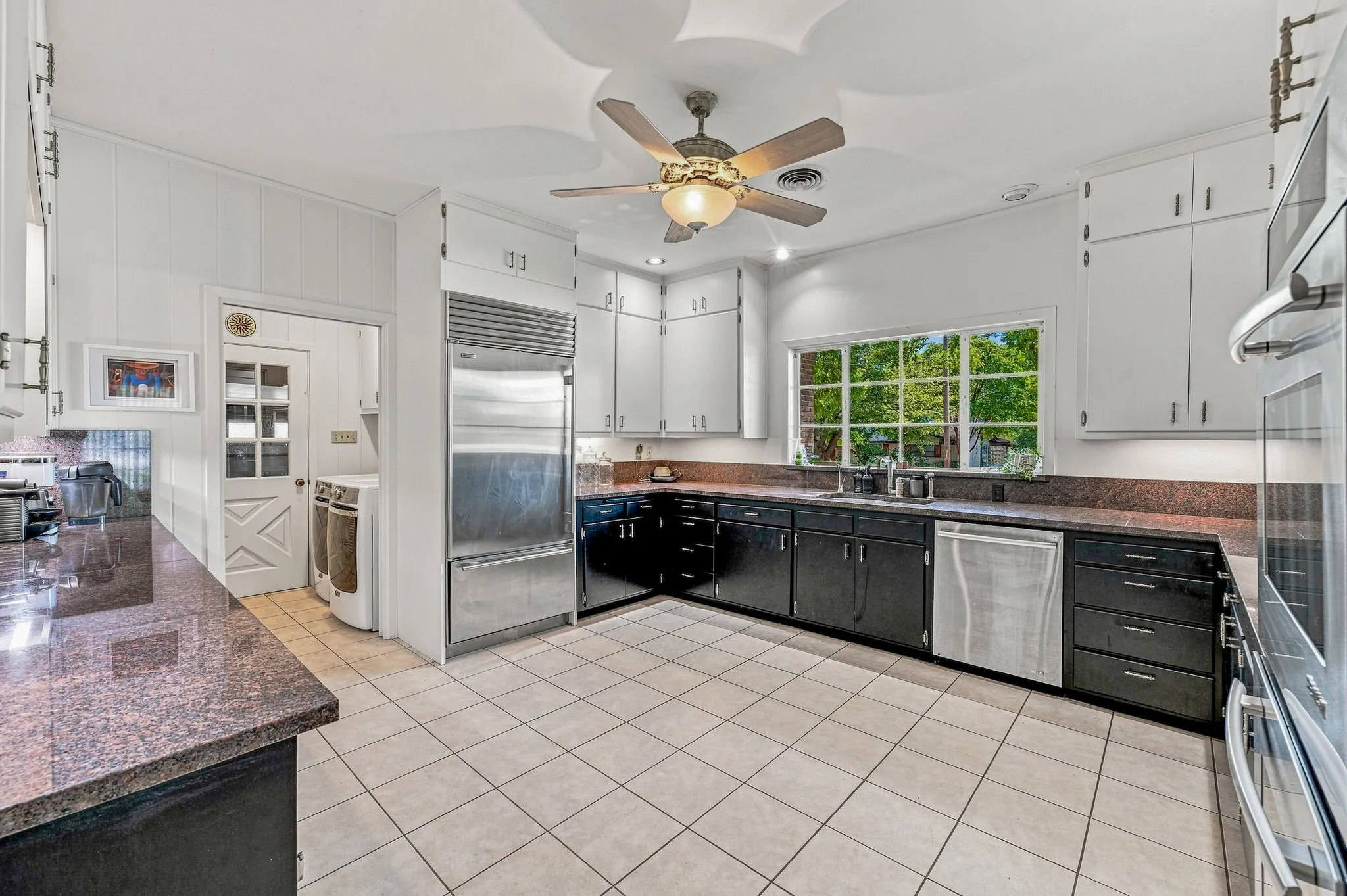 Single Family Residence For Sale in Erath County , 711 Hurt Street, Dublin, Texas 76446, 3 Bedroom, 2 Bathroom, 2 Garage spaces, 3,170 Sqft, built in 1960, mls#21384602, Real Estate Agent in Dublin, Homes For Sale in Erath county, Homes For Sale in Dublin, Realtor in Dublin Texas, Real Estate Brokerage Independent Realty Texas, Luminita Cordes Realtor