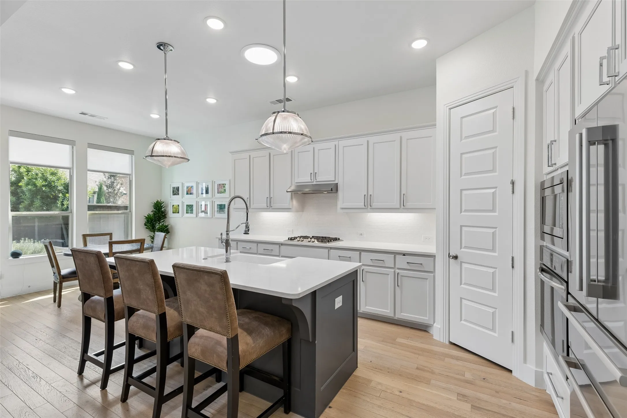 Single Family Residence For Sale in Collin County , 828 Harrington Lane, Celina, Texas 75009, 4 Bedroom, 4 Bathroom, 2 Garage spaces, 2,790 Sqft, built in 2020, mls#21383800, Real Estate Agent in Celina, Homes For Sale in Collin county, Homes For Sale in Celina, Realtor in Celina Texas, Real Estate Brokerage Independent Realty Texas, Luminita Cordes Realtor