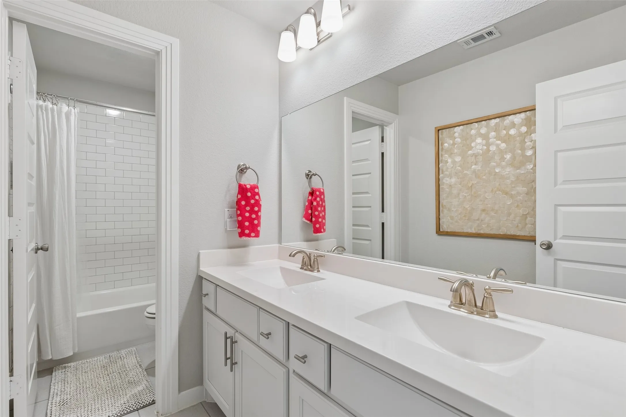 Single Family Residence For Sale in Collin County , 828 Harrington Lane, Celina, Texas 75009, 4 Bedroom, 4 Bathroom, 2 Garage spaces, 2,790 Sqft, built in 2020, mls#21383800, Real Estate Agent in Celina, Homes For Sale in Collin county, Homes For Sale in Celina, Realtor in Celina Texas, Real Estate Brokerage Independent Realty Texas, Luminita Cordes Realtor