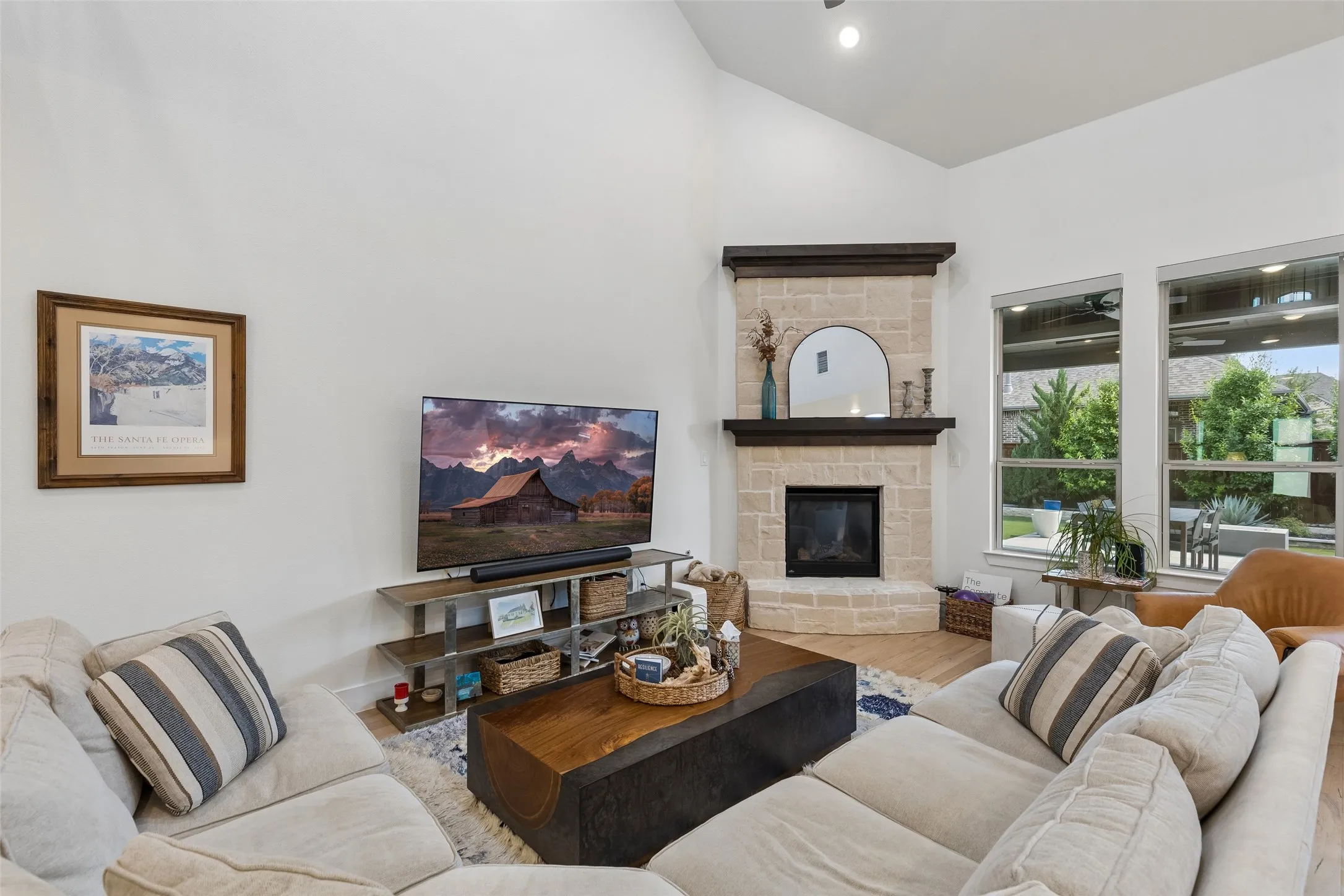 Single Family Residence For Sale in Collin County , 828 Harrington Lane, Celina, Texas 75009, 4 Bedroom, 4 Bathroom, 2 Garage spaces, 2,790 Sqft, built in 2020, mls#21383800, Real Estate Agent in Celina, Homes For Sale in Collin county, Homes For Sale in Celina, Realtor in Celina Texas, Real Estate Brokerage Independent Realty Texas, Luminita Cordes Realtor