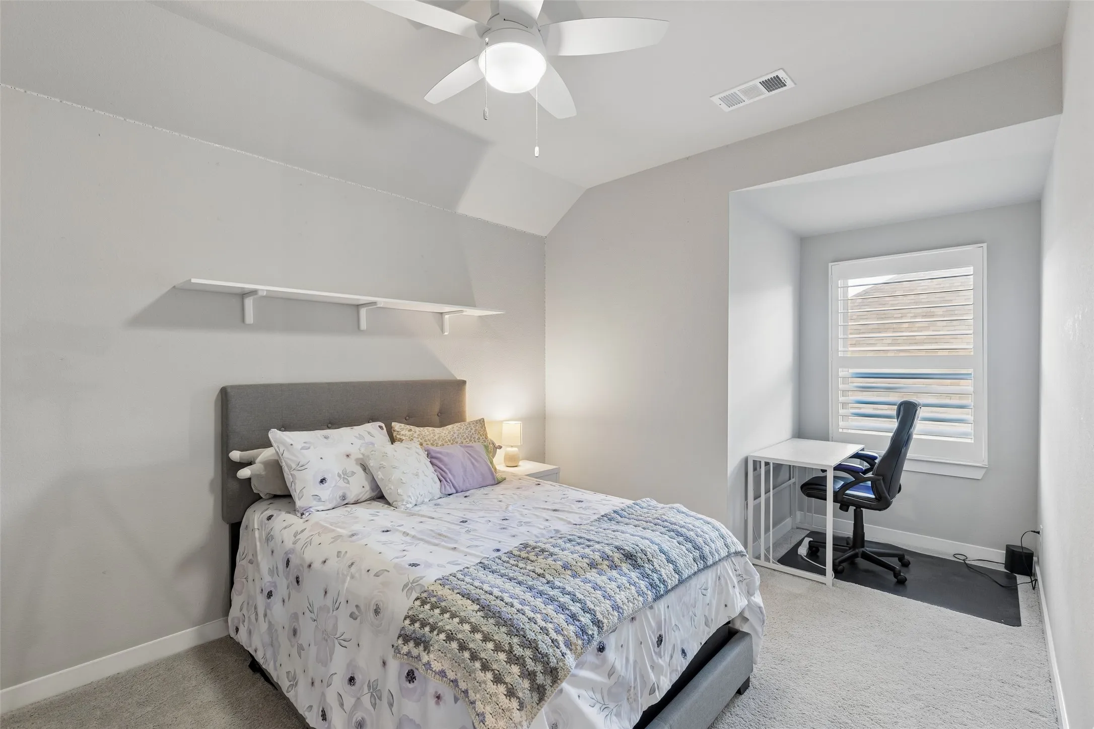 Single Family Residence For Sale in Collin County , 828 Harrington Lane, Celina, Texas 75009, 4 Bedroom, 4 Bathroom, 2 Garage spaces, 2,790 Sqft, built in 2020, mls#21383800, Real Estate Agent in Celina, Homes For Sale in Collin county, Homes For Sale in Celina, Realtor in Celina Texas, Real Estate Brokerage Independent Realty Texas, Luminita Cordes Realtor