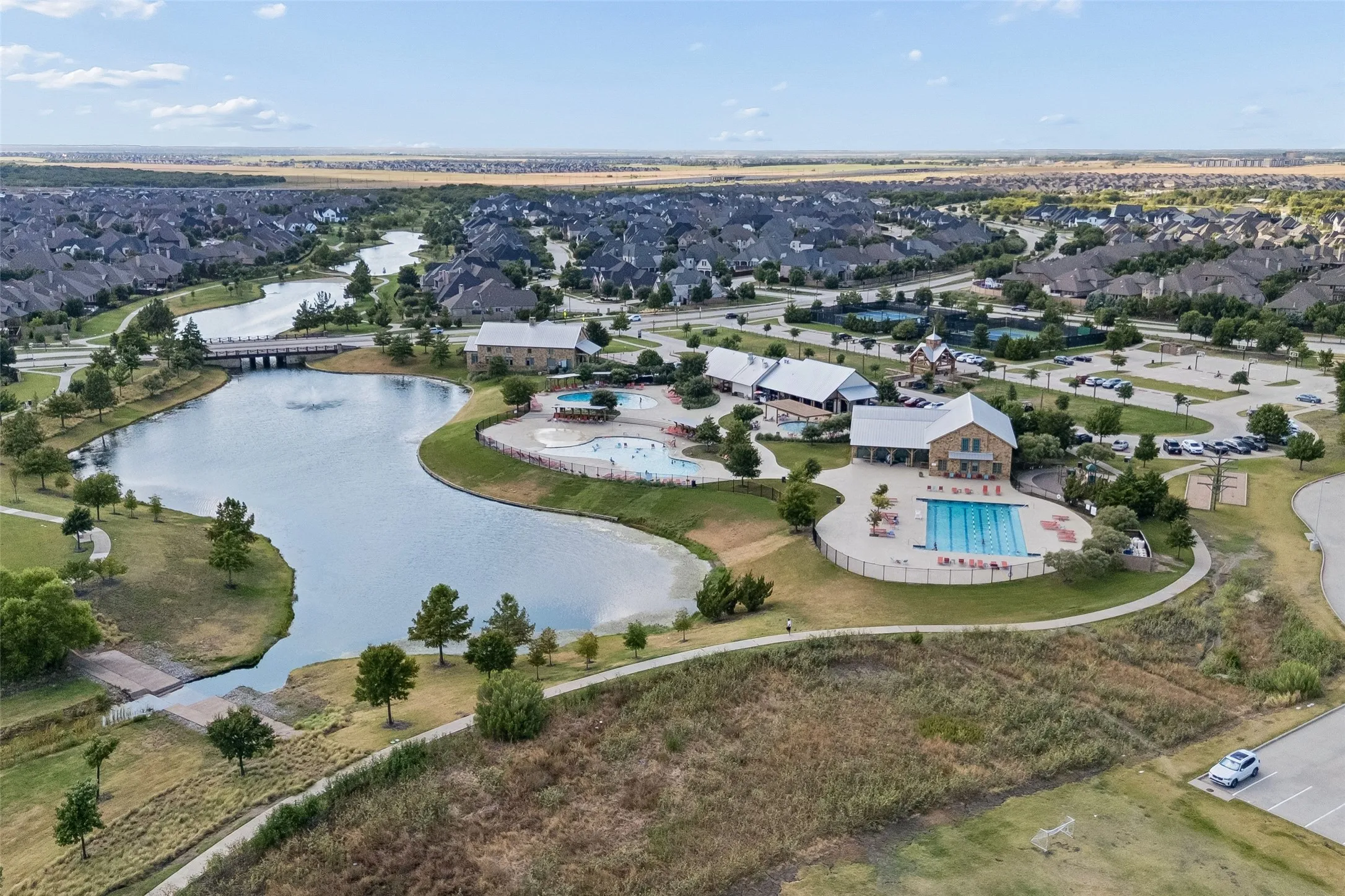 Single Family Residence For Sale in Collin County , 828 Harrington Lane, Celina, Texas 75009, 4 Bedroom, 4 Bathroom, 2 Garage spaces, 2,790 Sqft, built in 2020, mls#21383800, Real Estate Agent in Celina, Homes For Sale in Collin county, Homes For Sale in Celina, Realtor in Celina Texas, Real Estate Brokerage Independent Realty Texas, Luminita Cordes Realtor