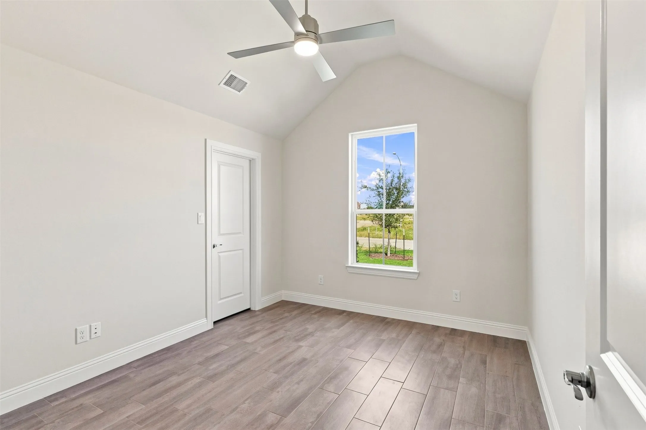 Single Family Residence For Sale in Johnson County , 11617 Birman Court, Godley, Texas 76044, 4 Bedroom, 2 Bathroom, 2 Garage spaces, 2,141 Sqft, built in 2026, mls#21377629, Real Estate Agent in Godley, Homes For Sale in Johnson county, Homes For Sale in Godley, Realtor in Godley Texas, Real Estate Brokerage Independent Realty Texas, Luminita Cordes Realtor