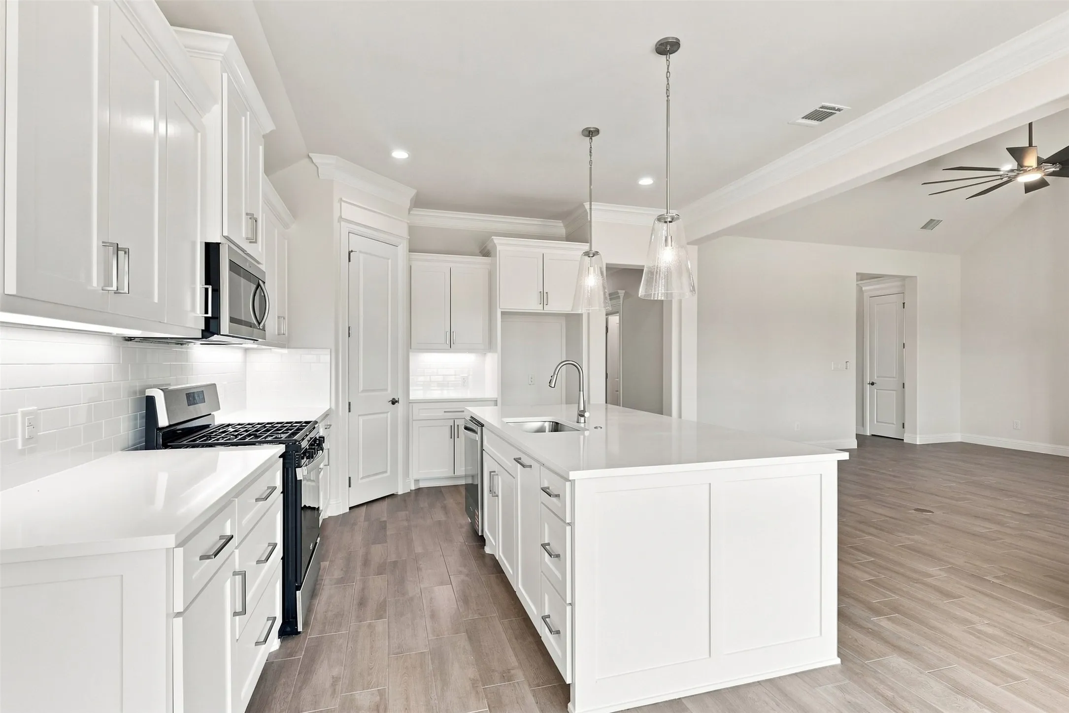 Single Family Residence For Sale in Johnson County , 11617 Birman Court, Godley, Texas 76044, 4 Bedroom, 2 Bathroom, 2 Garage spaces, 2,141 Sqft, built in 2026, mls#21377629, Real Estate Agent in Godley, Homes For Sale in Johnson county, Homes For Sale in Godley, Realtor in Godley Texas, Real Estate Brokerage Independent Realty Texas, Luminita Cordes Realtor