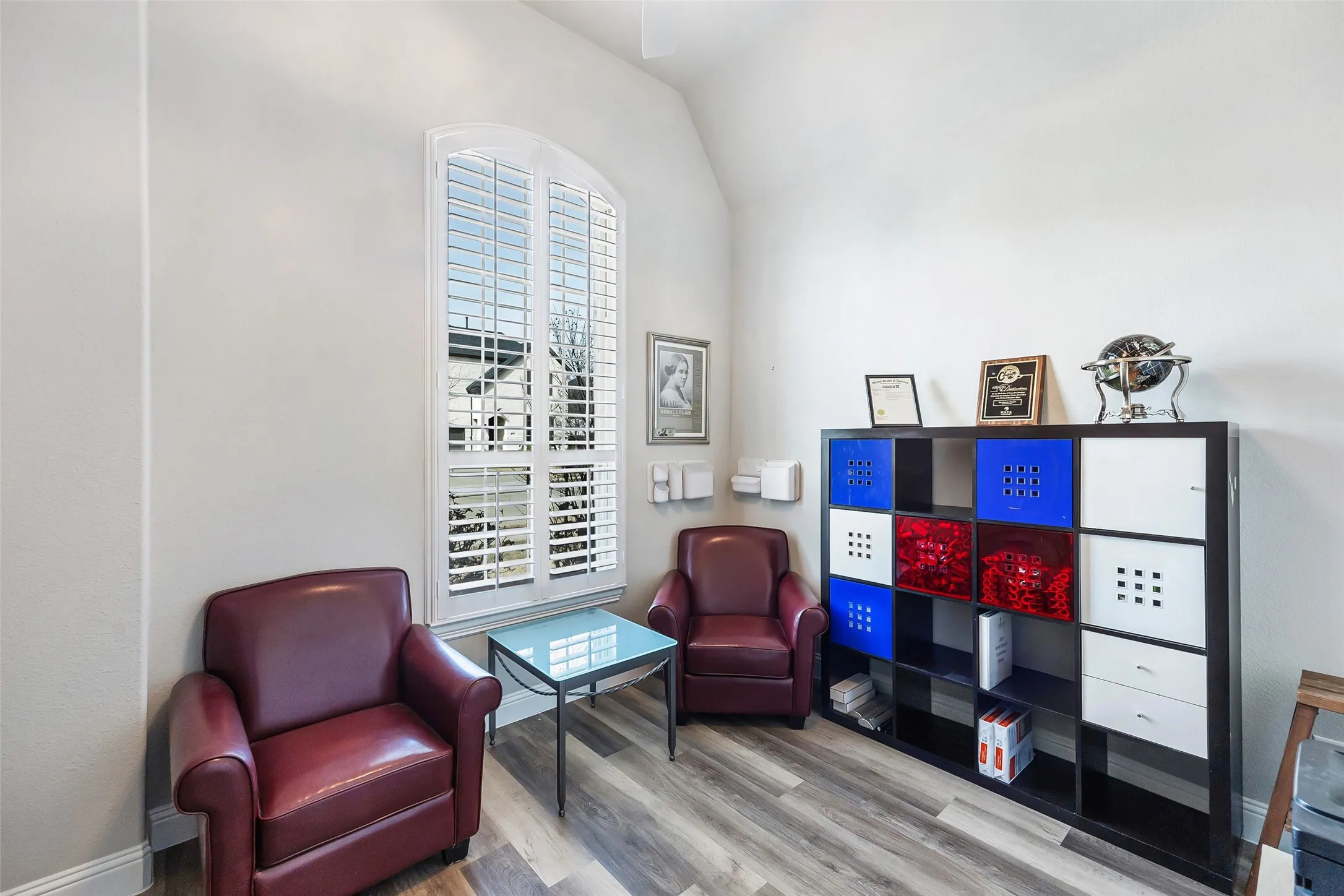 Single Family Residence For Sale in Collin County , 950 Gentle Knoll Lane, Prosper, Texas 75078, 3 Bedroom, 3 Bathroom, 2 Garage spaces, 2,305 Sqft, built in 2020, mls#21384099, Real Estate Agent in Prosper, Homes For Sale in Collin county, Homes For Sale in Prosper, Realtor in Prosper Texas, Real Estate Brokerage Independent Realty Texas, Luminita Cordes Realtor