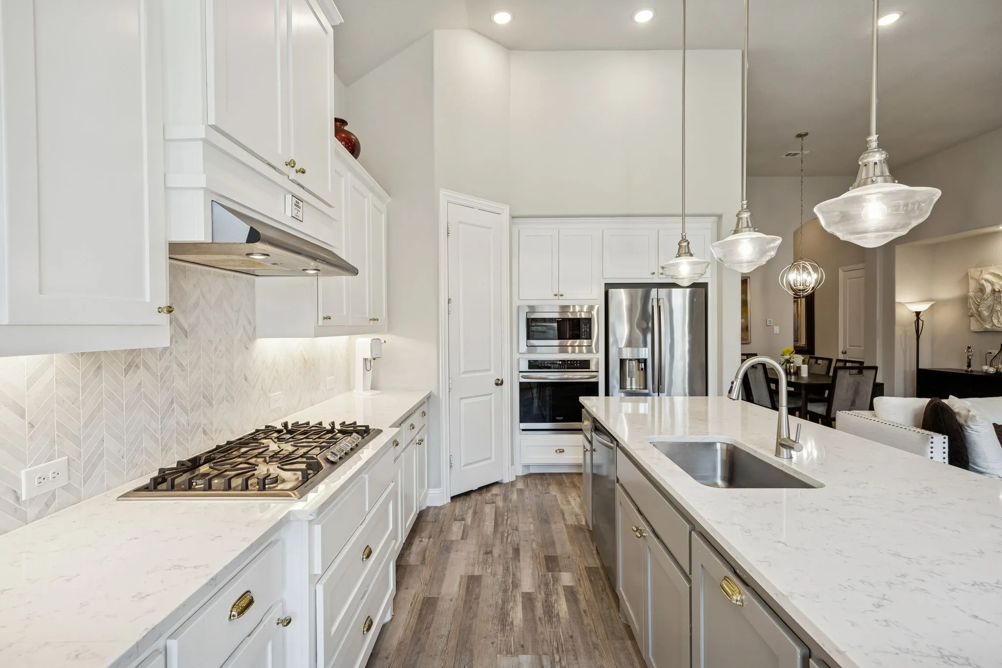 plenty of countertop space to prepare tasteful dishes