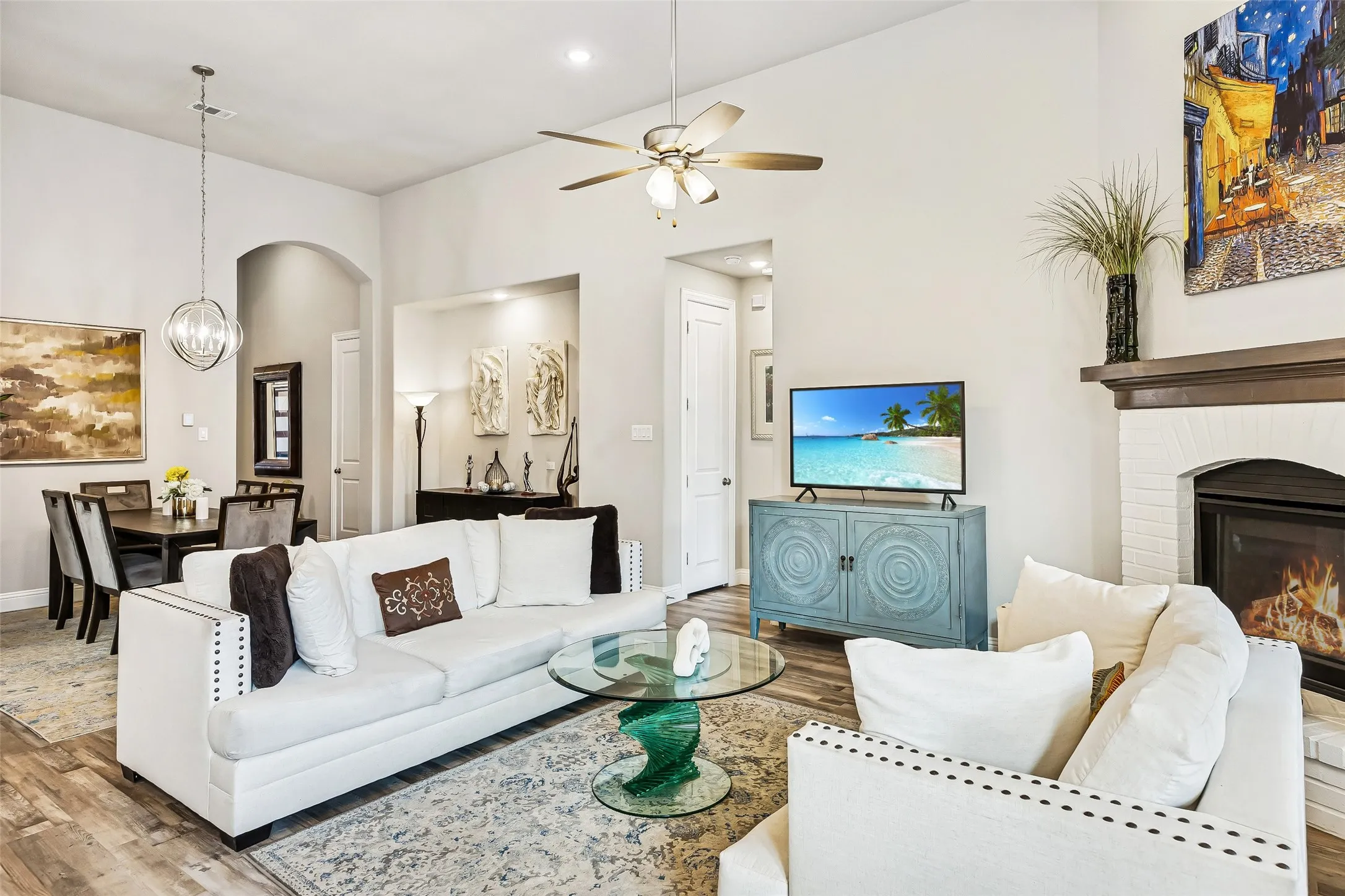 Single Family Residence For Sale in Collin County , 950 Gentle Knoll Lane, Prosper, Texas 75078, 3 Bedroom, 3 Bathroom, 2 Garage spaces, 2,305 Sqft, built in 2020, mls#21384099, Real Estate Agent in Prosper, Homes For Sale in Collin county, Homes For Sale in Prosper, Realtor in Prosper Texas, Real Estate Brokerage Independent Realty Texas, Luminita Cordes Realtor
