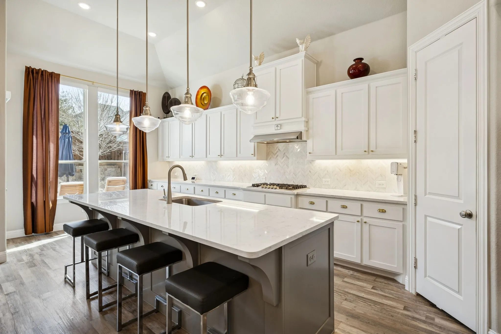 
kitchen with lots of cabinet space and stainless steel appliances