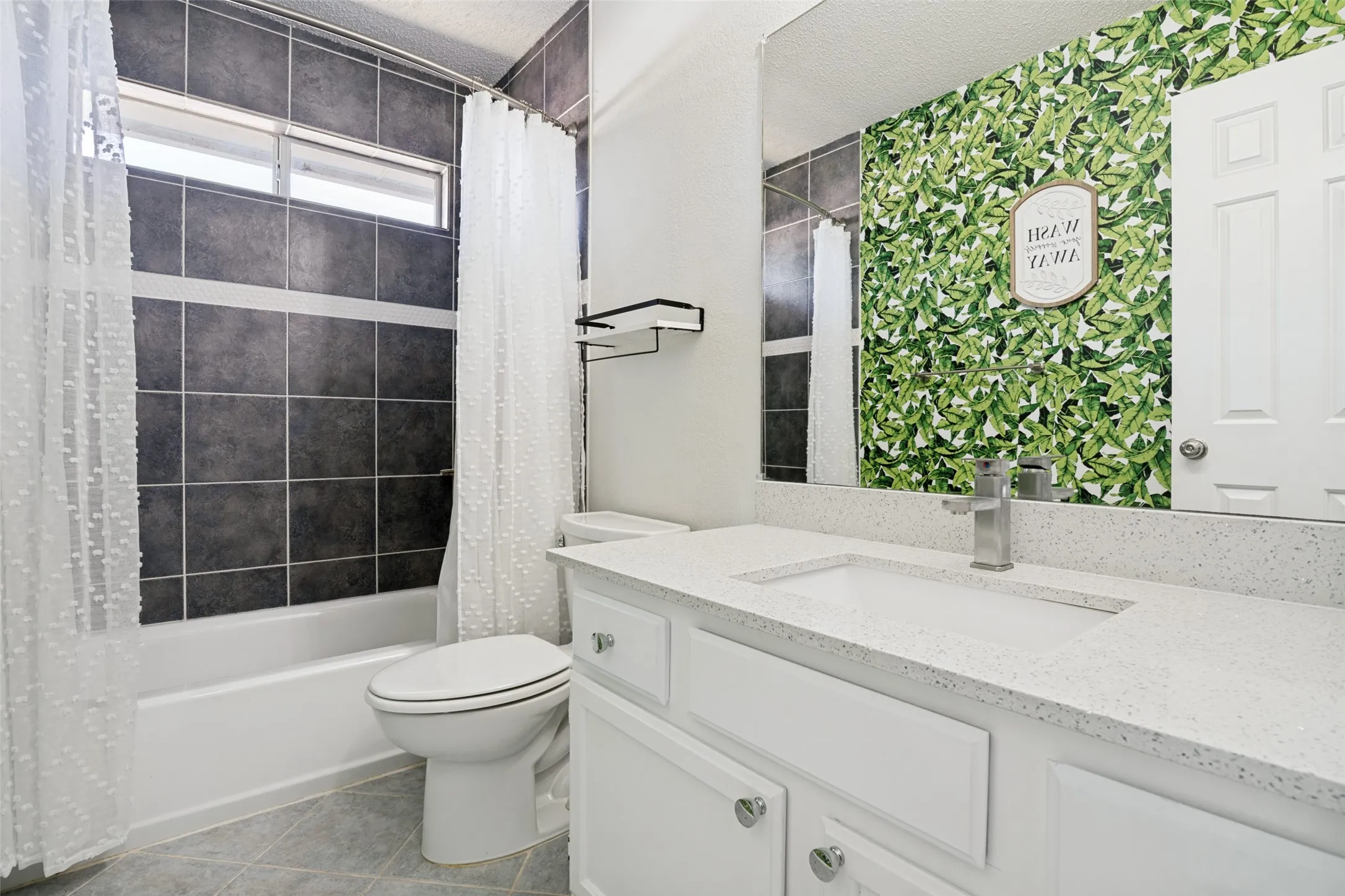 Single Family Residence For Sale in Dallas County , 1562 Shalfont Lane, Garland, Texas 75040, 3 Bedroom, 2 Bathroom, 2 Garage spaces, 1,206 Sqft, built in 1988, mls#21383239, Real Estate Agent in Garland, Homes For Sale in Dallas county, Homes For Sale in Garland, Realtor in Garland Texas, Real Estate Brokerage Independent Realty Texas, Luminita Cordes Realtor