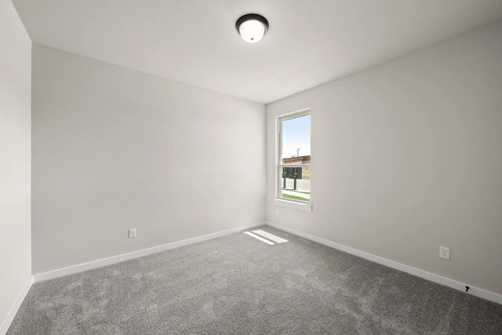 10_6900 Deadwood- Bedroom-2