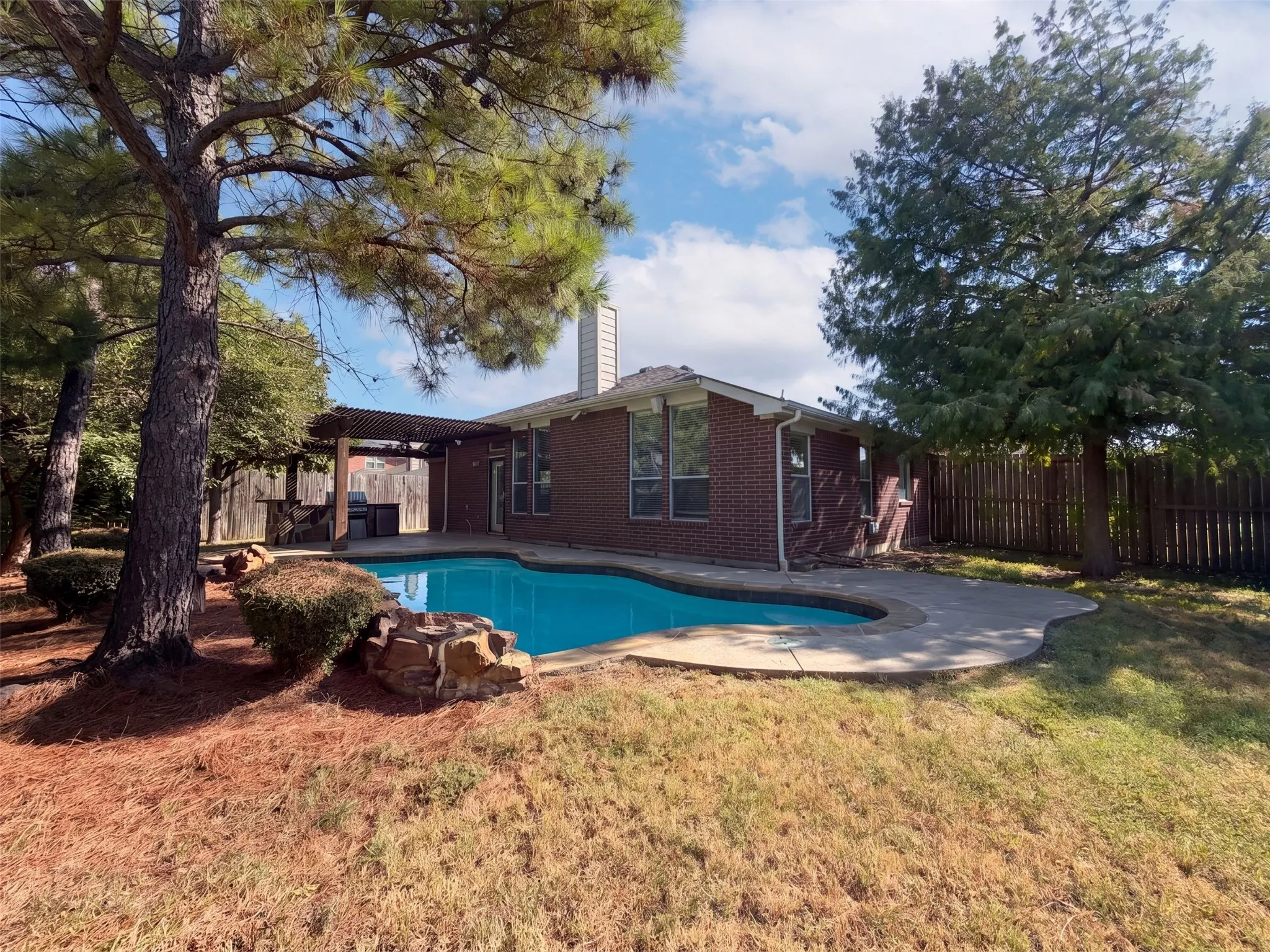 Single Family Residence For Sale in Collin County , 411 Tolleson Drive, Celina, Texas 75009, 3 Bedroom, 2 Bathroom, 2 Garage spaces, 1,565 Sqft, built in 2002, mls#21384648, Real Estate Agent in Celina, Homes For Sale in Collin county, Homes For Sale in Celina, Realtor in Celina Texas, Real Estate Brokerage Independent Realty Texas, Luminita Cordes Realtor