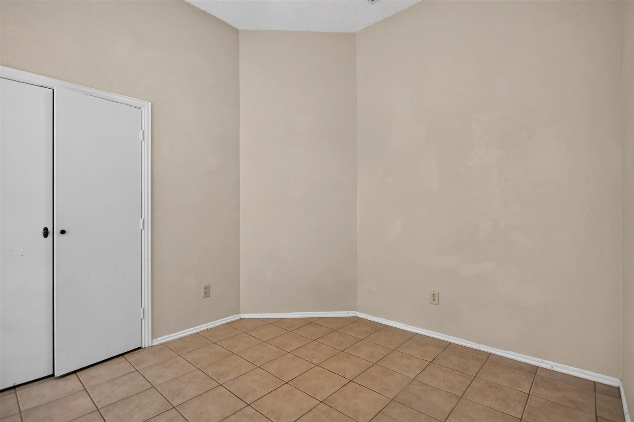 Single Family Residence For Sale in Dallas County , 7800 Bucknell Drive, Rowlett, Texas 75088, 3 Bedroom, 2 Bathroom, 2 Garage spaces, 1,398 Sqft, built in 1986, mls#21373007, Real Estate Agent in Rowlett, Homes For Sale in Dallas county, Homes For Sale in Rowlett, Realtor in Rowlett Texas, Real Estate Brokerage Independent Realty Texas, Luminita Cordes Realtor
