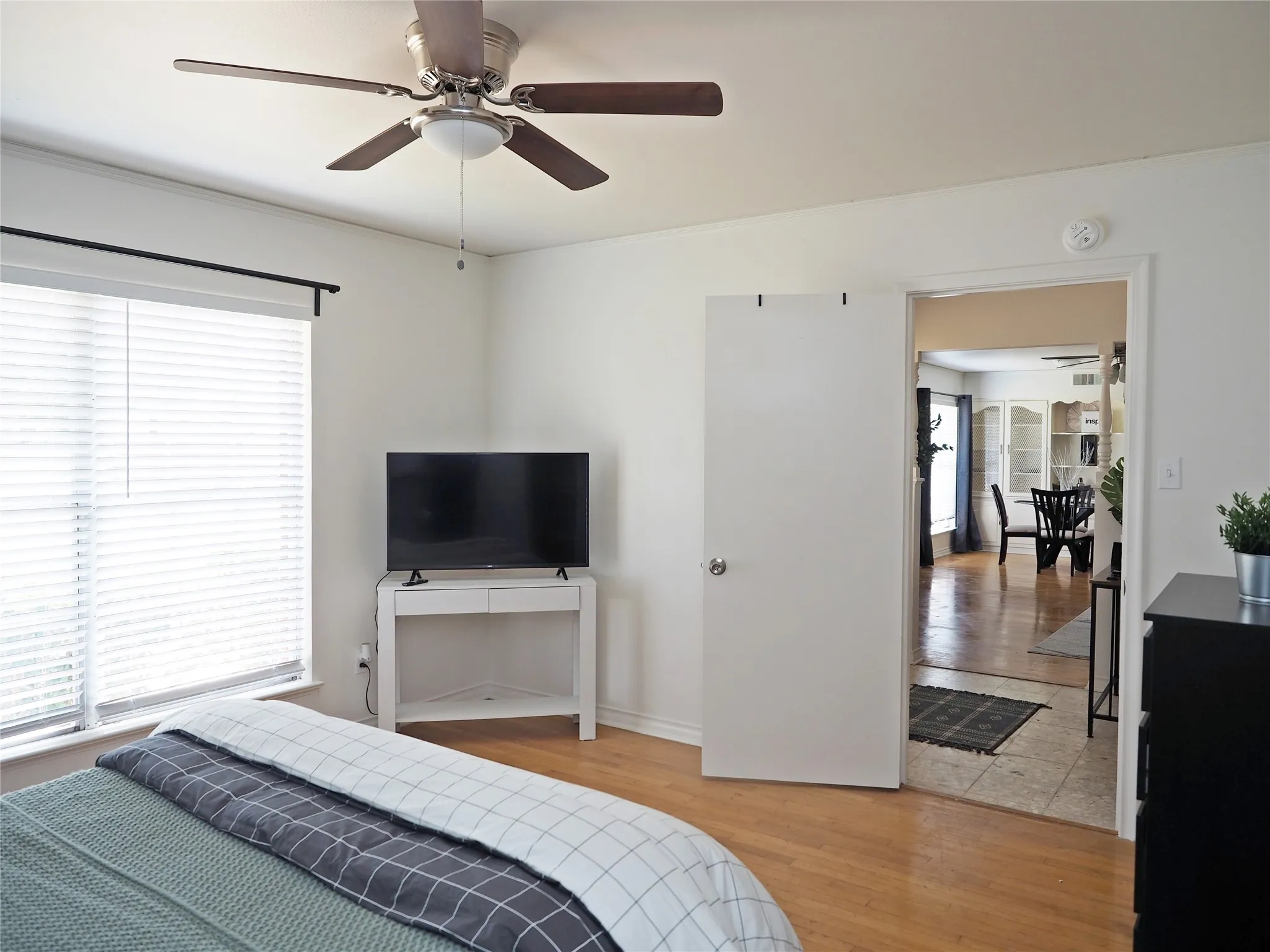 Single Family Residence For Rent in Dallas County , 1135 Holly Glen Circle, Dallas, Texas 75232, 3 Bedroom, 2 Bathroom, Garage spaces, 1,707 Sqft, built in 1960, mls#21384637, Real Estate Agent in Dallas, Homes For Rent in Dallas county, Homes For Rent in Dallas, Realtor in Dallas Texas, Real Estate Brokerage Independent Realty Texas, Luminita Cordes Realtor