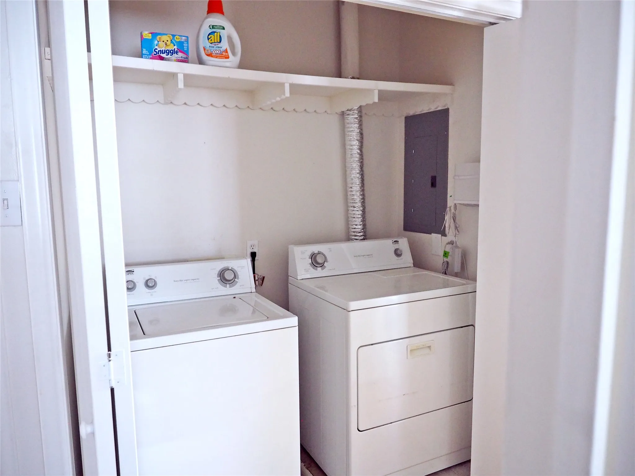 Single Family Residence For Rent in Dallas County , 1135 Holly Glen Circle, Dallas, Texas 75232, 3 Bedroom, 2 Bathroom, Garage spaces, 1,707 Sqft, built in 1960, mls#21384637, Real Estate Agent in Dallas, Homes For Rent in Dallas county, Homes For Rent in Dallas, Realtor in Dallas Texas, Real Estate Brokerage Independent Realty Texas, Luminita Cordes Realtor