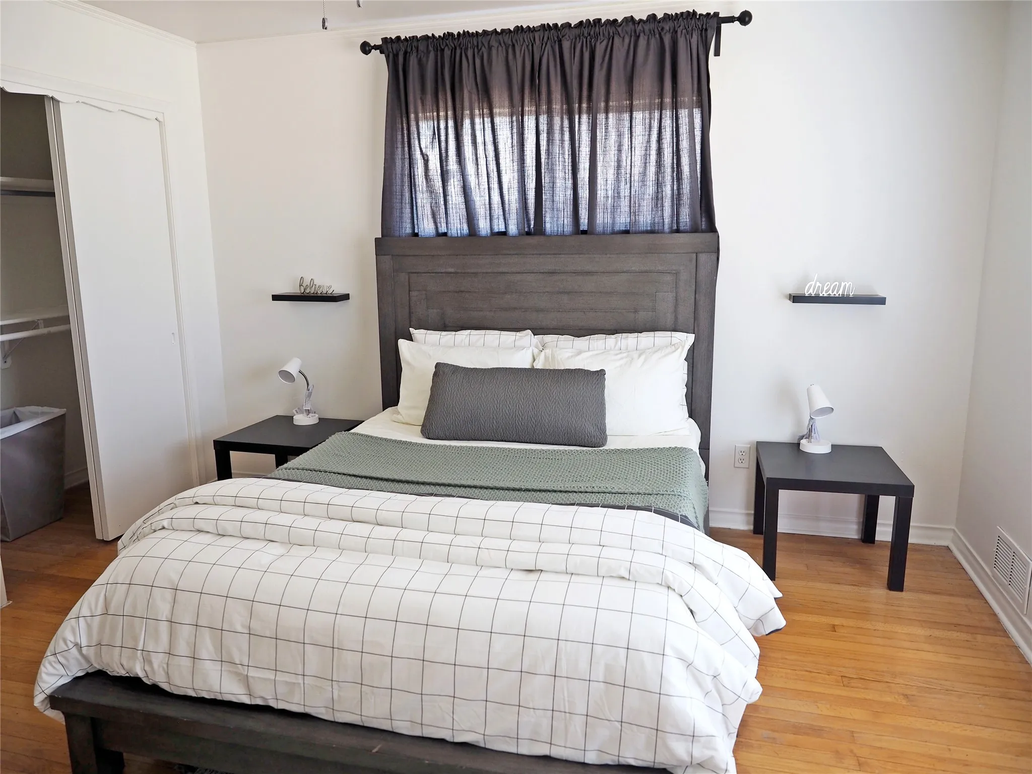 Single Family Residence For Rent in Dallas County , 1135 Holly Glen Circle, Dallas, Texas 75232, 3 Bedroom, 2 Bathroom, Garage spaces, 1,707 Sqft, built in 1960, mls#21384637, Real Estate Agent in Dallas, Homes For Rent in Dallas county, Homes For Rent in Dallas, Realtor in Dallas Texas, Real Estate Brokerage Independent Realty Texas, Luminita Cordes Realtor