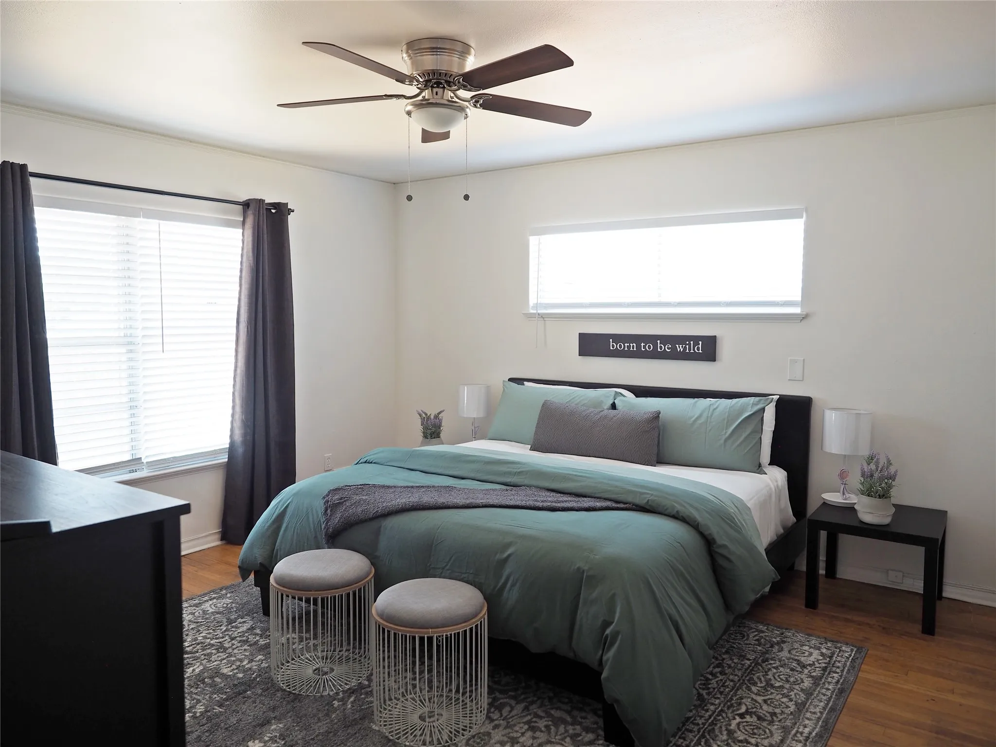 Single Family Residence For Rent in Dallas County , 1135 Holly Glen Circle, Dallas, Texas 75232, 3 Bedroom, 2 Bathroom, Garage spaces, 1,707 Sqft, built in 1960, mls#21384637, Real Estate Agent in Dallas, Homes For Rent in Dallas county, Homes For Rent in Dallas, Realtor in Dallas Texas, Real Estate Brokerage Independent Realty Texas, Luminita Cordes Realtor