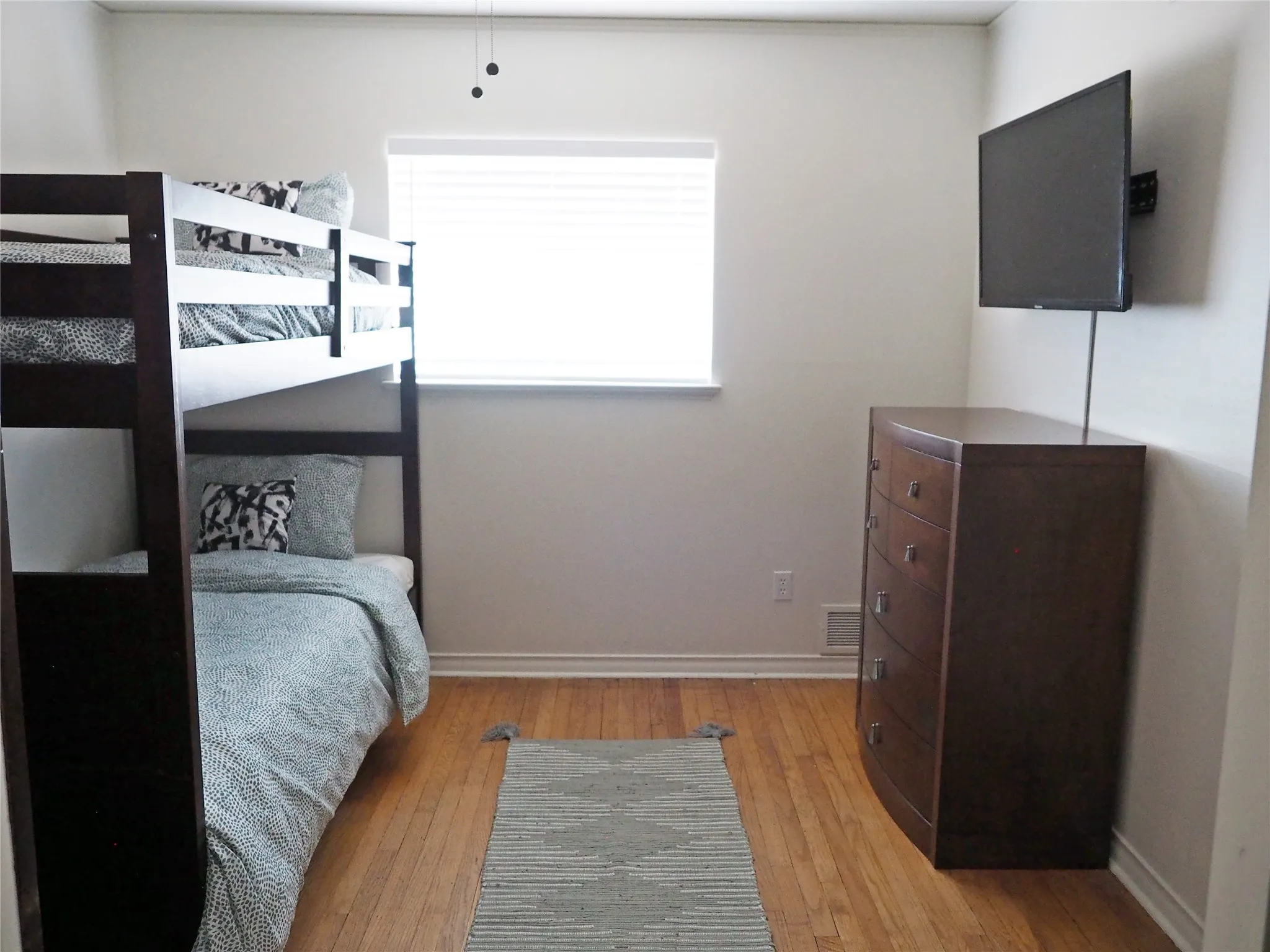 Single Family Residence For Rent in Dallas County , 1135 Holly Glen Circle, Dallas, Texas 75232, 3 Bedroom, 2 Bathroom, Garage spaces, 1,707 Sqft, built in 1960, mls#21384637, Real Estate Agent in Dallas, Homes For Rent in Dallas county, Homes For Rent in Dallas, Realtor in Dallas Texas, Real Estate Brokerage Independent Realty Texas, Luminita Cordes Realtor