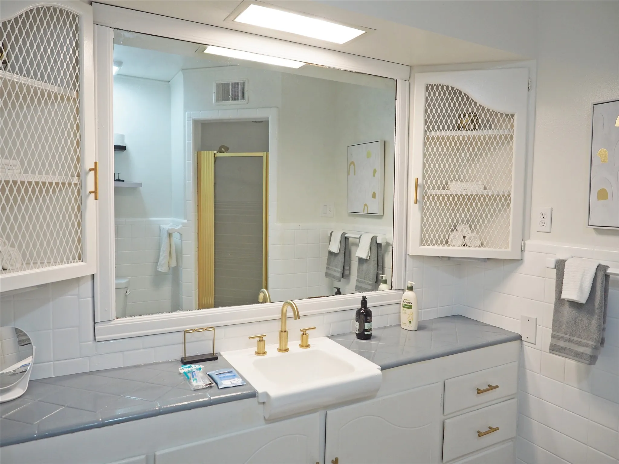 Single Family Residence For Rent in Dallas County , 1135 Holly Glen Circle, Dallas, Texas 75232, 3 Bedroom, 2 Bathroom, Garage spaces, 1,707 Sqft, built in 1960, mls#21384637, Real Estate Agent in Dallas, Homes For Rent in Dallas county, Homes For Rent in Dallas, Realtor in Dallas Texas, Real Estate Brokerage Independent Realty Texas, Luminita Cordes Realtor