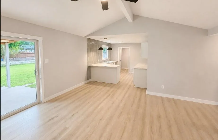 Single Family Residence For Sale in Dallas County , 1221 Greenway Drive, Mesquite, Texas 75149, 3 Bedroom, 2 Bathroom, 2 Garage spaces, 1,142 Sqft, built in 1968, mls#21382469, Real Estate Agent in Mesquite, Homes For Sale in Dallas county, Homes For Sale in Mesquite, Realtor in Mesquite Texas, Real Estate Brokerage Independent Realty Texas, Luminita Cordes Realtor