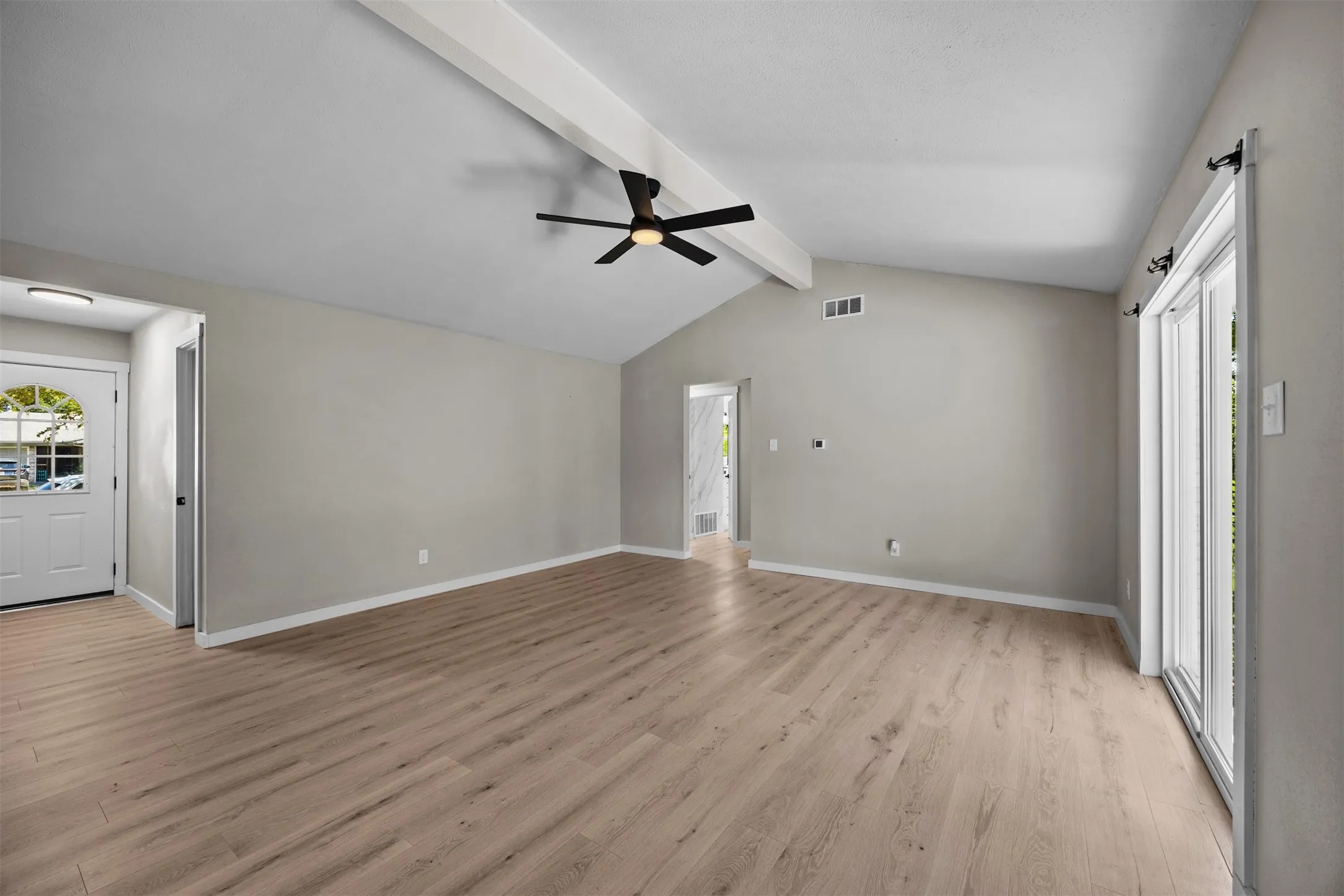 Single Family Residence For Sale in Dallas County , 1221 Greenway Drive, Mesquite, Texas 75149, 3 Bedroom, 2 Bathroom, 2 Garage spaces, 1,142 Sqft, built in 1968, mls#21382469, Real Estate Agent in Mesquite, Homes For Sale in Dallas county, Homes For Sale in Mesquite, Realtor in Mesquite Texas, Real Estate Brokerage Independent Realty Texas, Luminita Cordes Realtor