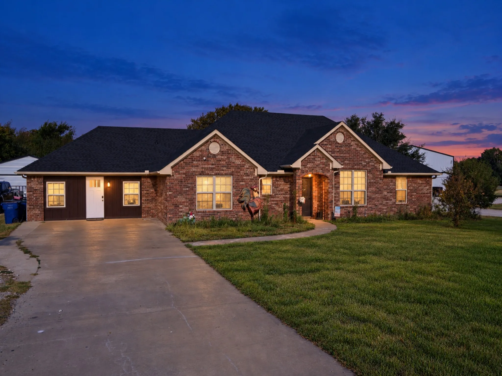Single Family Residence For Sale in Cooke County , 1813 County Road 123, Gainesville, Texas 76240, 3 Bedroom, 3 Bathroom, Garage spaces, 1,947 Sqft, built in 2004, mls#21383736, Real Estate Agent in Gainesville, Homes For Sale in Cooke county, Homes For Sale in Gainesville, Realtor in Gainesville Texas, Real Estate Brokerage Independent Realty Texas, Luminita Cordes Realtor