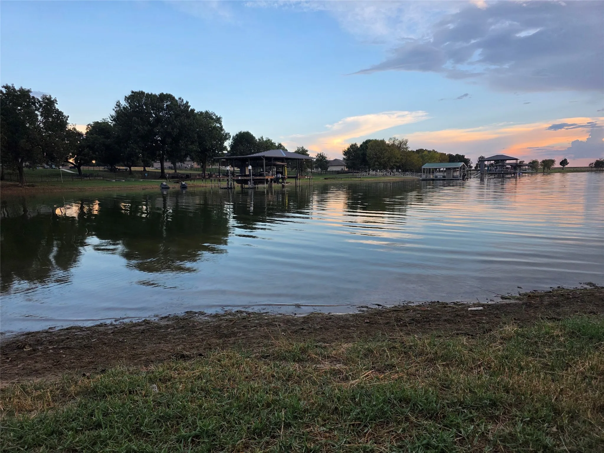 Unimproved Land For Sale in Navarro County , TBD Lot 27 Embarcadero, Kerens, Texas 75144, 0, 0, Garage spaces, 0 Sqft, built in 0, mls#21384464, Real Estate Agent in Kerens, Homes For Sale in Navarro county, Homes For Sale in Kerens, Realtor in Kerens Texas, Real Estate Brokerage Independent Realty Texas, Luminita Cordes Realtor