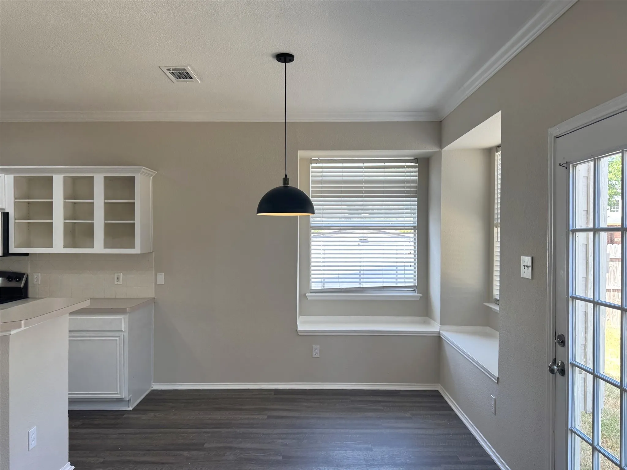 Single Family Residence For Rent in Denton County , 3204 Windridge Lane, Corinth, Texas 76208, 4 Bedroom, 3 Bathroom, 2 Garage spaces, 2,195 Sqft, built in 1999, mls#21382916, Real Estate Agent in Corinth, Homes For Rent in Denton county, Homes For Rent in Corinth, Realtor in Corinth Texas, Real Estate Brokerage Independent Realty Texas, Luminita Cordes Realtor