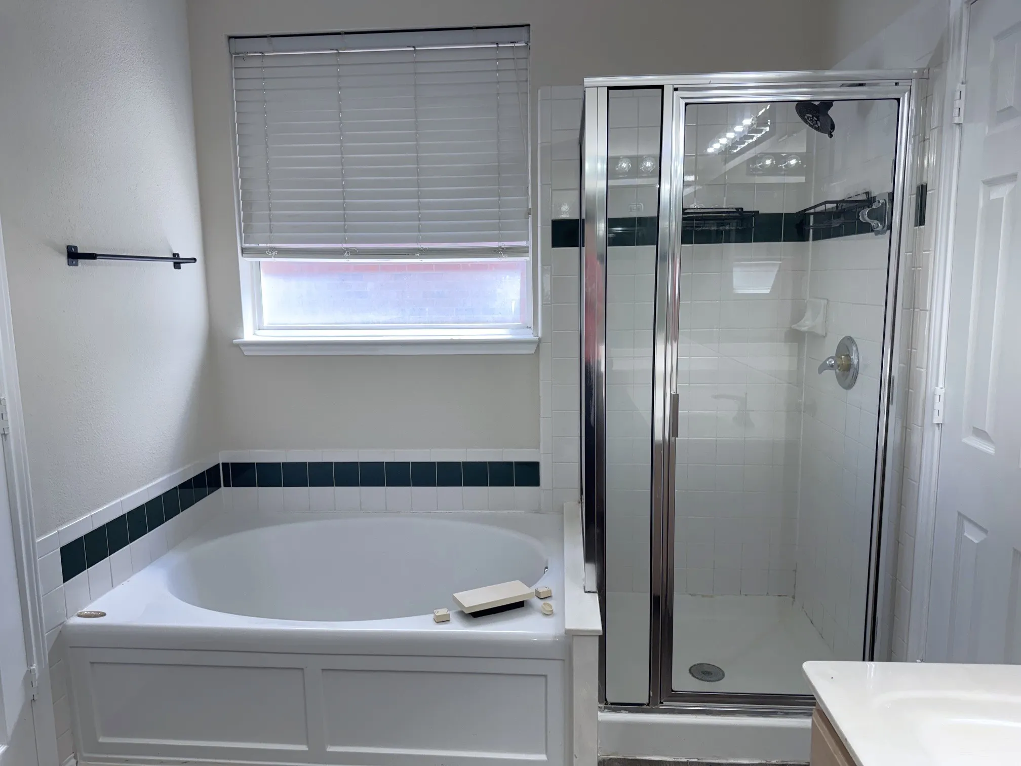 Single Family Residence For Rent in Denton County , 3204 Windridge Lane, Corinth, Texas 76208, 4 Bedroom, 3 Bathroom, 2 Garage spaces, 2,195 Sqft, built in 1999, mls#21382916, Real Estate Agent in Corinth, Homes For Rent in Denton county, Homes For Rent in Corinth, Realtor in Corinth Texas, Real Estate Brokerage Independent Realty Texas, Luminita Cordes Realtor