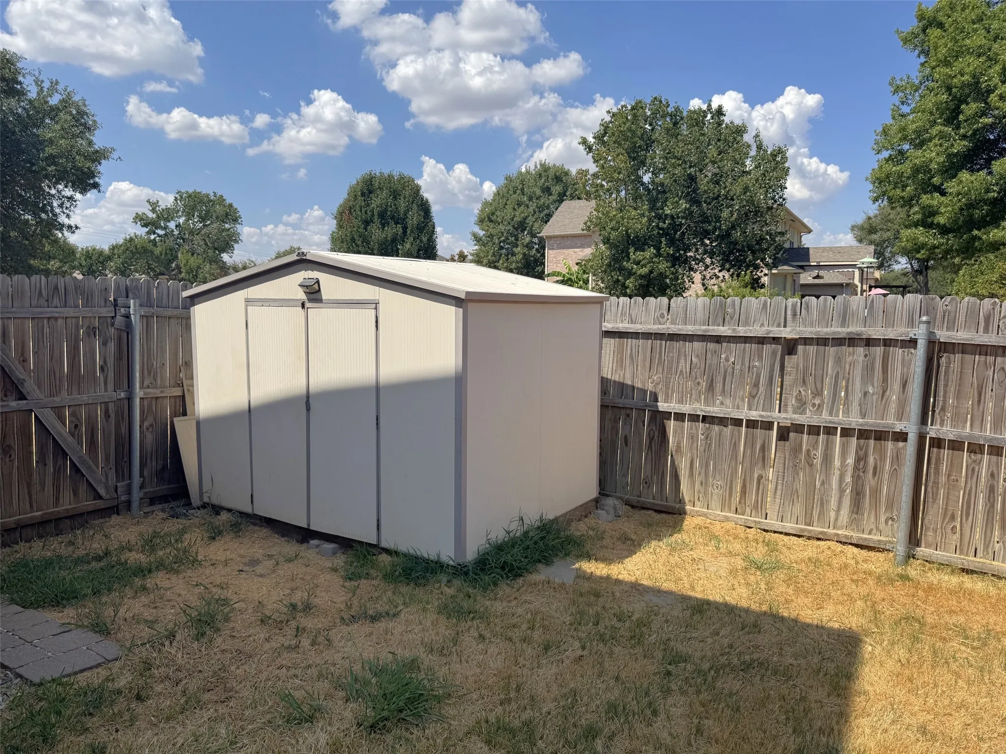 Single Family Residence For Rent in Denton County , 3204 Windridge Lane, Corinth, Texas 76208, 4 Bedroom, 3 Bathroom, 2 Garage spaces, 2,195 Sqft, built in 1999, mls#21382916, Real Estate Agent in Corinth, Homes For Rent in Denton county, Homes For Rent in Corinth, Realtor in Corinth Texas, Real Estate Brokerage Independent Realty Texas, Luminita Cordes Realtor