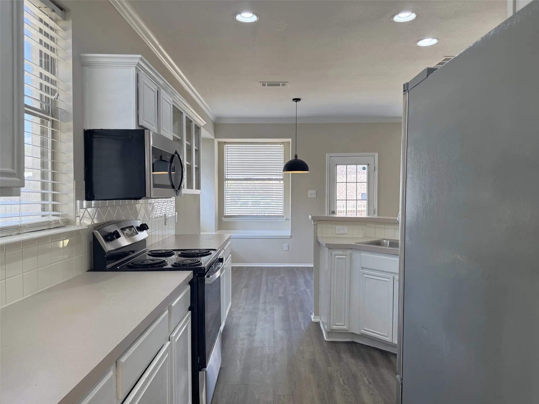 Single Family Residence For Rent in Denton County , 3204 Windridge Lane, Corinth, Texas 76208, 4 Bedroom, 3 Bathroom, 2 Garage spaces, 2,195 Sqft, built in 1999, mls#21382916, Real Estate Agent in Corinth, Homes For Rent in Denton county, Homes For Rent in Corinth, Realtor in Corinth Texas, Real Estate Brokerage Independent Realty Texas, Luminita Cordes Realtor