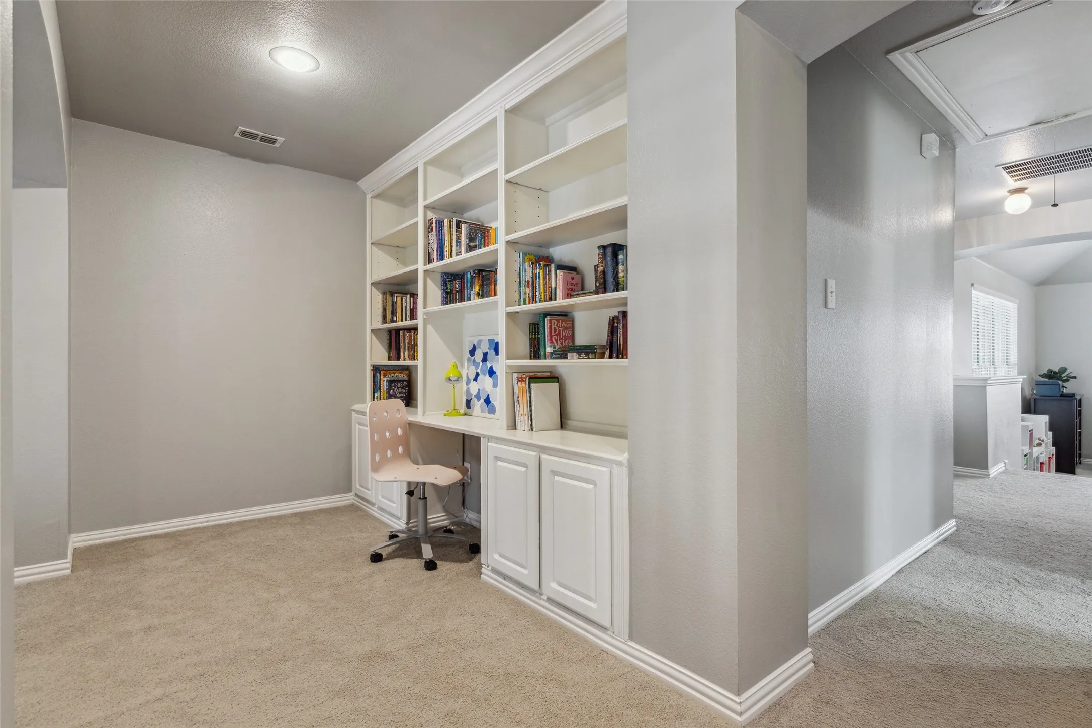 Single Family Residence For Rent in Denton County , 9740 Plains Circle, Frisco, Texas 75033, 4 Bedroom, 4 Bathroom, 2 Garage spaces, 3,674 Sqft, built in 2001, mls#21381984, Real Estate Agent in Frisco, Homes For Rent in Denton county, Homes For Rent in Frisco, Realtor in Frisco Texas, Real Estate Brokerage Independent Realty Texas, Luminita Cordes Realtor