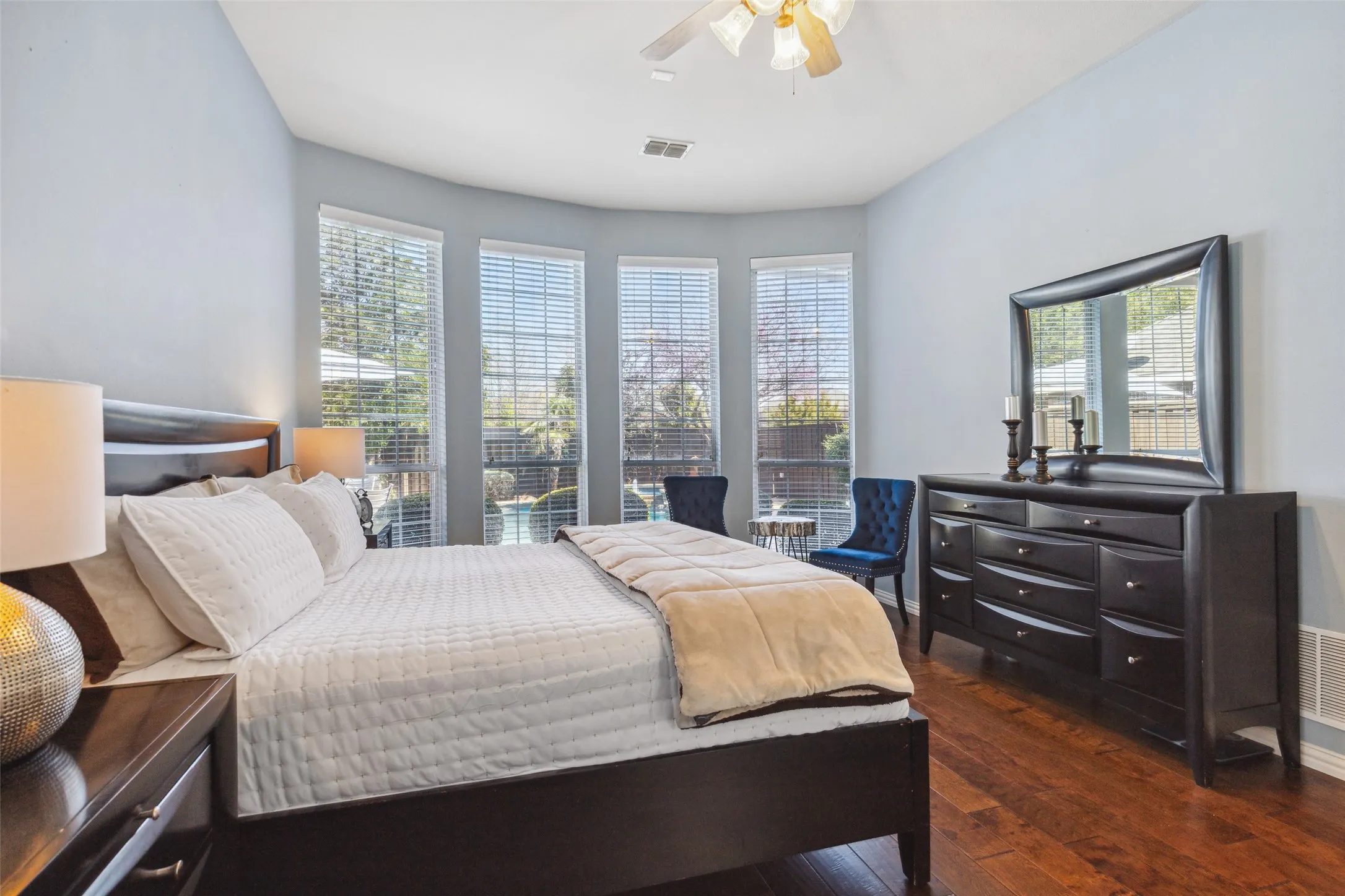 Single Family Residence For Rent in Denton County , 9740 Plains Circle, Frisco, Texas 75033, 4 Bedroom, 4 Bathroom, 2 Garage spaces, 3,674 Sqft, built in 2001, mls#21381984, Real Estate Agent in Frisco, Homes For Rent in Denton county, Homes For Rent in Frisco, Realtor in Frisco Texas, Real Estate Brokerage Independent Realty Texas, Luminita Cordes Realtor