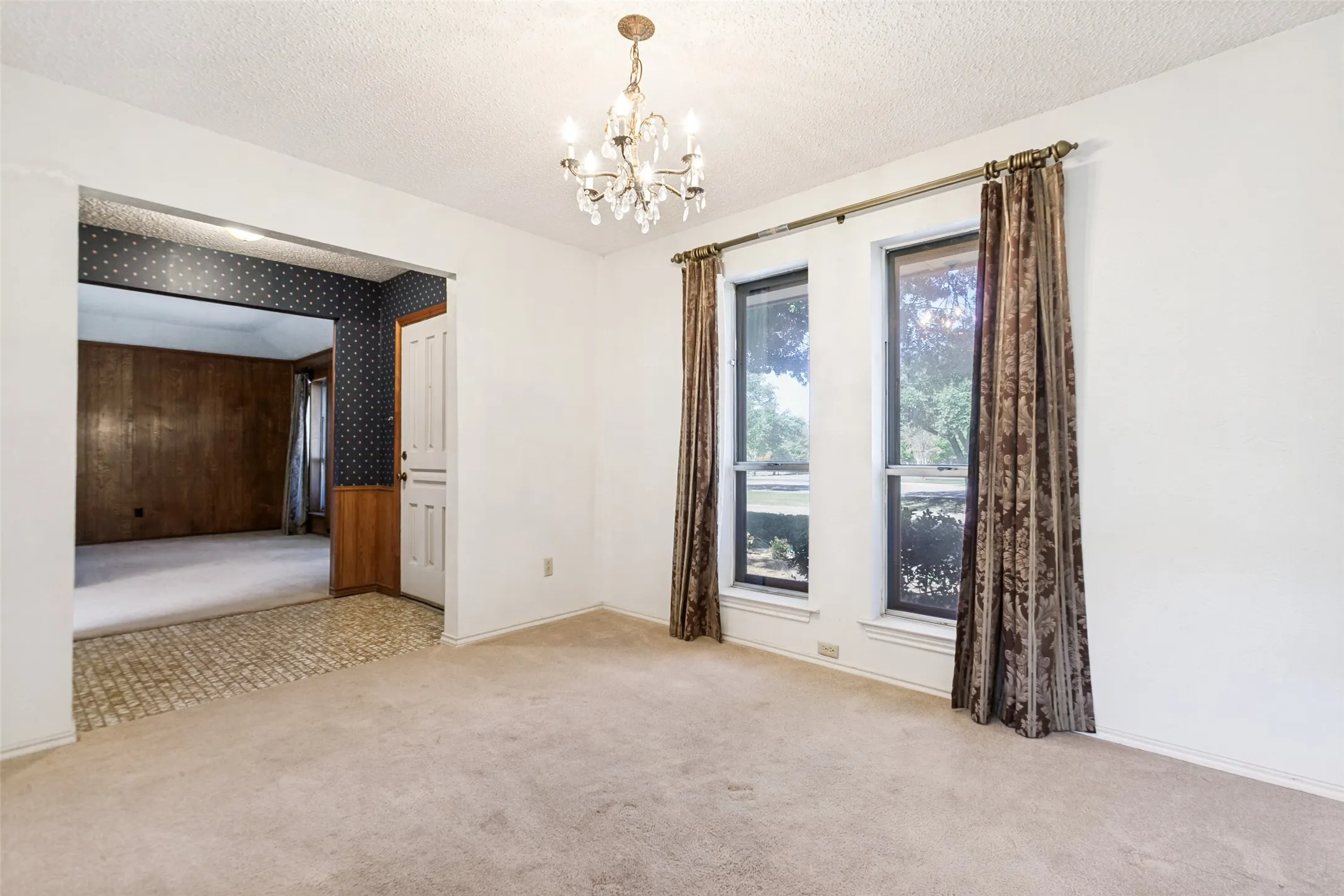 Single Family Residence For Sale in Collin County , 2538 Parkhaven Drive, Plano, Texas 75075, 4 Bedroom, 3 Bathroom, 2 Garage spaces, 1,986 Sqft, built in 1974, mls#21383257, Real Estate Agent in Plano, Homes For Sale in Collin county, Homes For Sale in Plano, Realtor in Plano Texas, Real Estate Brokerage Independent Realty Texas, Luminita Cordes Realtor