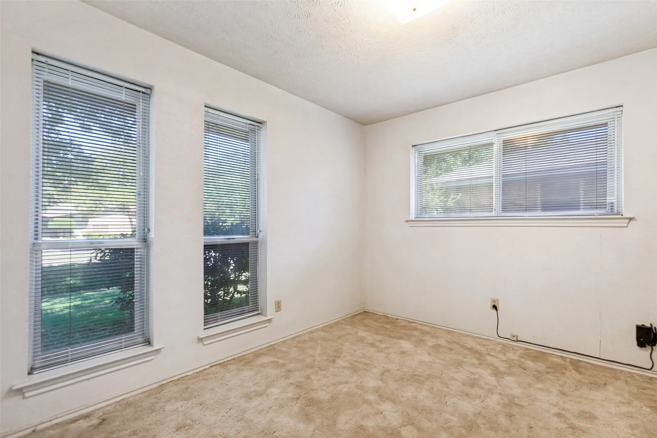 Single Family Residence For Sale in Collin County , 2538 Parkhaven Drive, Plano, Texas 75075, 4 Bedroom, 3 Bathroom, 2 Garage spaces, 1,986 Sqft, built in 1974, mls#21383257, Real Estate Agent in Plano, Homes For Sale in Collin county, Homes For Sale in Plano, Realtor in Plano Texas, Real Estate Brokerage Independent Realty Texas, Luminita Cordes Realtor