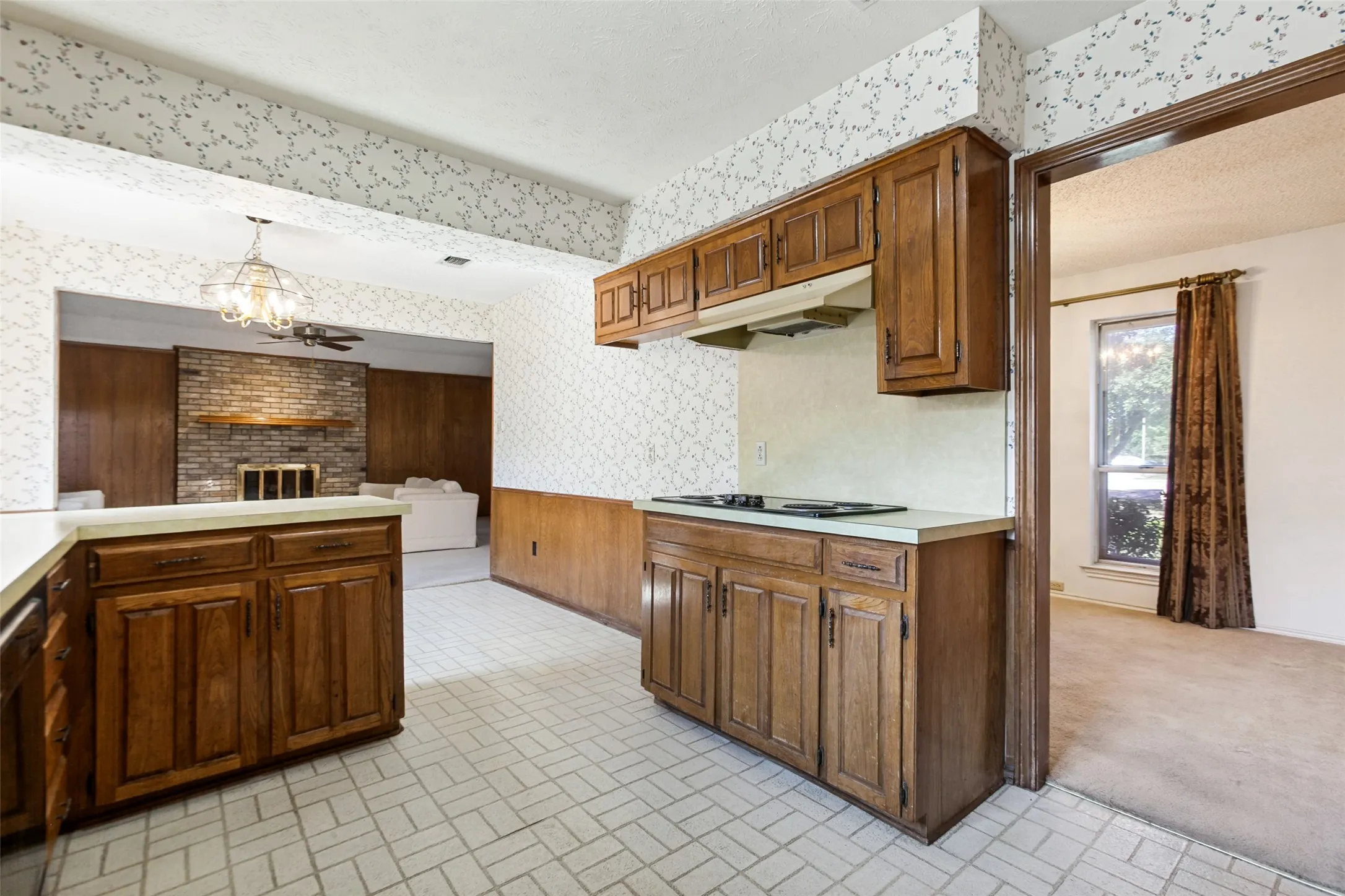 Single Family Residence For Sale in Collin County , 2538 Parkhaven Drive, Plano, Texas 75075, 4 Bedroom, 3 Bathroom, 2 Garage spaces, 1,986 Sqft, built in 1974, mls#21383257, Real Estate Agent in Plano, Homes For Sale in Collin county, Homes For Sale in Plano, Realtor in Plano Texas, Real Estate Brokerage Independent Realty Texas, Luminita Cordes Realtor