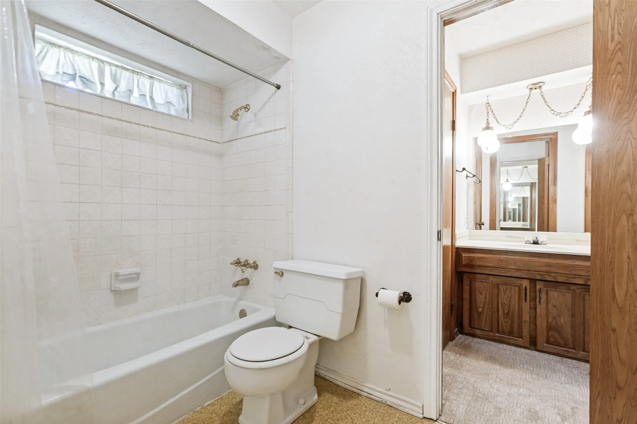 Single Family Residence For Sale in Collin County , 2538 Parkhaven Drive, Plano, Texas 75075, 4 Bedroom, 3 Bathroom, 2 Garage spaces, 1,986 Sqft, built in 1974, mls#21383257, Real Estate Agent in Plano, Homes For Sale in Collin county, Homes For Sale in Plano, Realtor in Plano Texas, Real Estate Brokerage Independent Realty Texas, Luminita Cordes Realtor