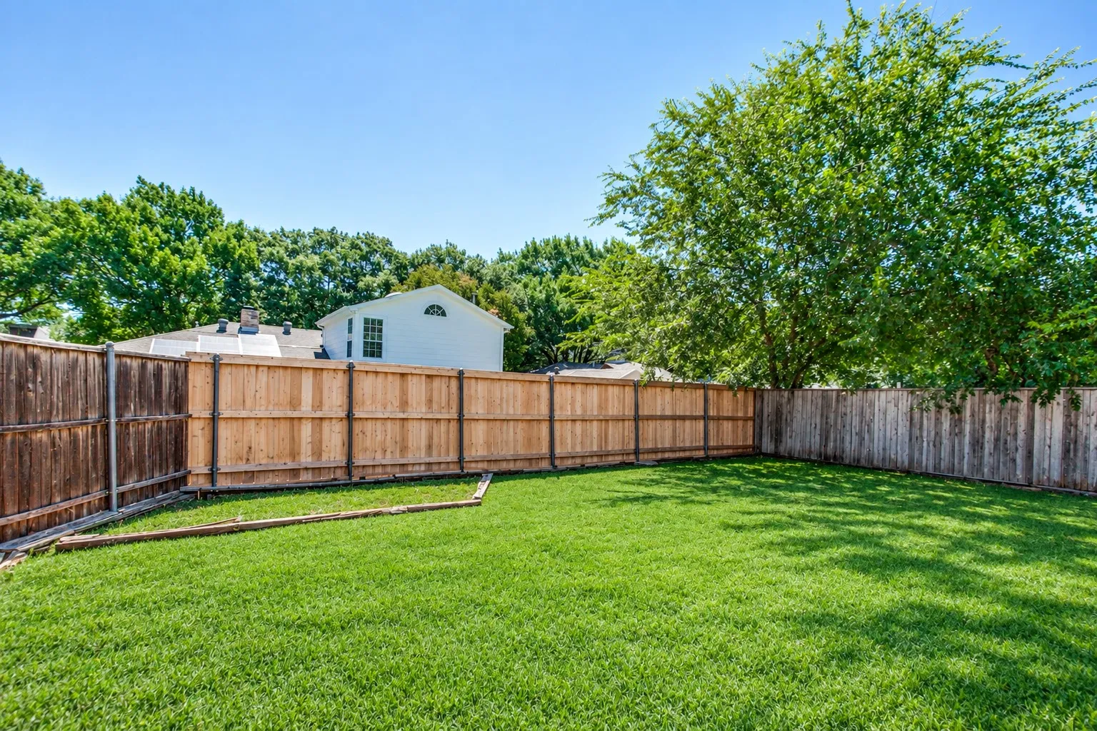 Single Family Residence For Sale in Collin County , 2538 Parkhaven Drive, Plano, Texas 75075, 4 Bedroom, 3 Bathroom, 2 Garage spaces, 1,986 Sqft, built in 1974, mls#21383257, Real Estate Agent in Plano, Homes For Sale in Collin county, Homes For Sale in Plano, Realtor in Plano Texas, Real Estate Brokerage Independent Realty Texas, Luminita Cordes Realtor