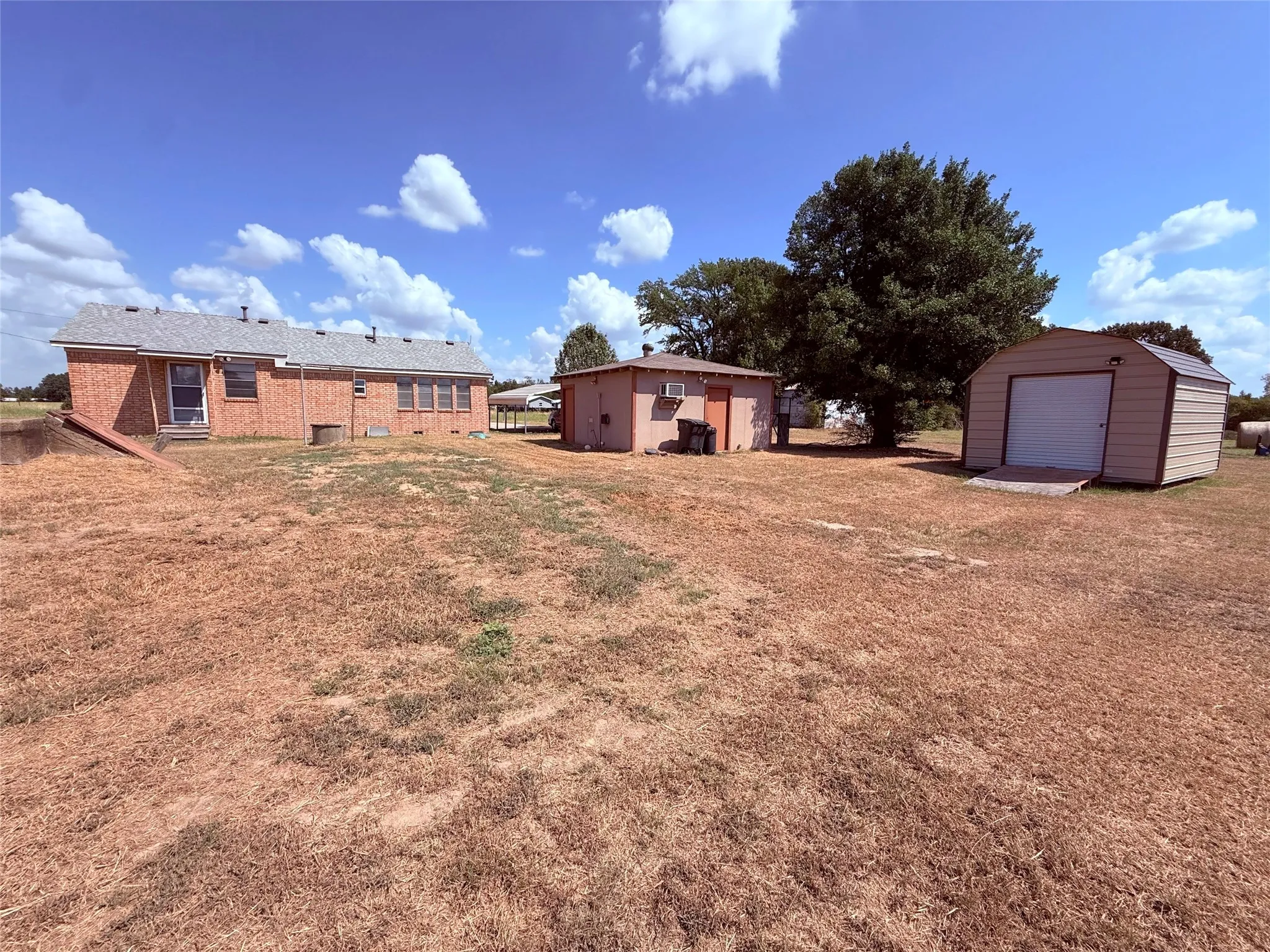 Single Family Residence For Sale in Hopkins County , 3637 County Road 2403, Winnsboro, Texas 75494, 2 Bedroom, 2 Bathroom, Garage spaces, 1,211 Sqft, built in 1960, mls#21384621, Real Estate Agent in Winnsboro, Homes For Sale in Hopkins county, Homes For Sale in Winnsboro, Realtor in Winnsboro Texas, Real Estate Brokerage Independent Realty Texas, Luminita Cordes Realtor