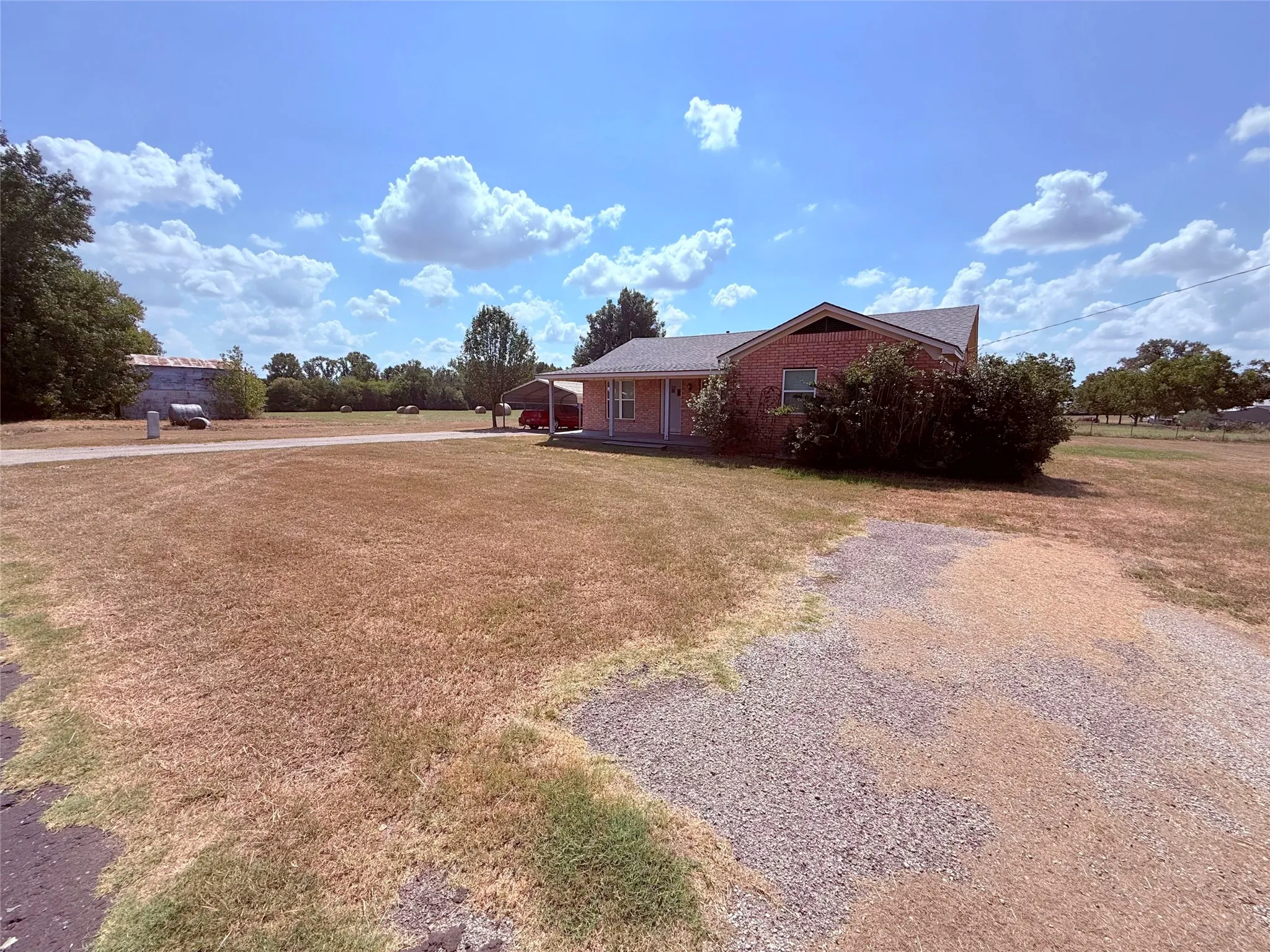 Single Family Residence For Sale in Hopkins County , 3637 County Road 2403, Winnsboro, Texas 75494, 2 Bedroom, 2 Bathroom, Garage spaces, 1,211 Sqft, built in 1960, mls#21384621, Real Estate Agent in Winnsboro, Homes For Sale in Hopkins county, Homes For Sale in Winnsboro, Realtor in Winnsboro Texas, Real Estate Brokerage Independent Realty Texas, Luminita Cordes Realtor