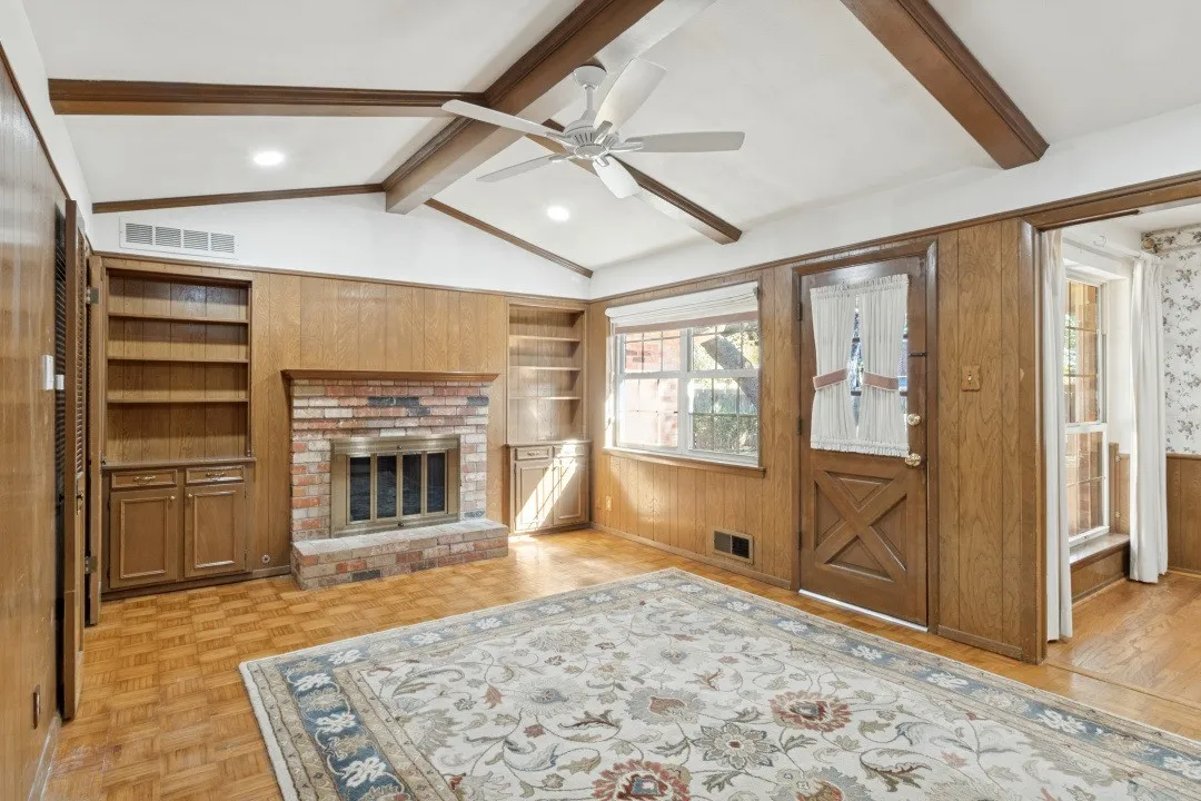 Single Family Residence For Sale in Dallas County , 1317 Chickasaw Drive, Richardson, Texas 75080, 4 Bedroom, 3 Bathroom, 2 Garage spaces, 2,137 Sqft, built in 1964, mls#21383753, Real Estate Agent in Richardson, Homes For Sale in Dallas county, Homes For Sale in Richardson, Realtor in Richardson Texas, Real Estate Brokerage Independent Realty Texas, Luminita Cordes Realtor