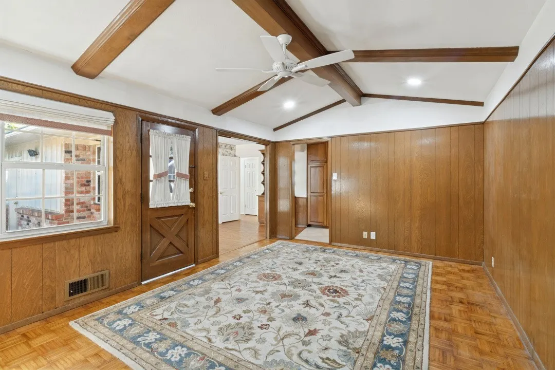 Single Family Residence For Sale in Dallas County , 1317 Chickasaw Drive, Richardson, Texas 75080, 4 Bedroom, 3 Bathroom, 2 Garage spaces, 2,137 Sqft, built in 1964, mls#21383753, Real Estate Agent in Richardson, Homes For Sale in Dallas county, Homes For Sale in Richardson, Realtor in Richardson Texas, Real Estate Brokerage Independent Realty Texas, Luminita Cordes Realtor