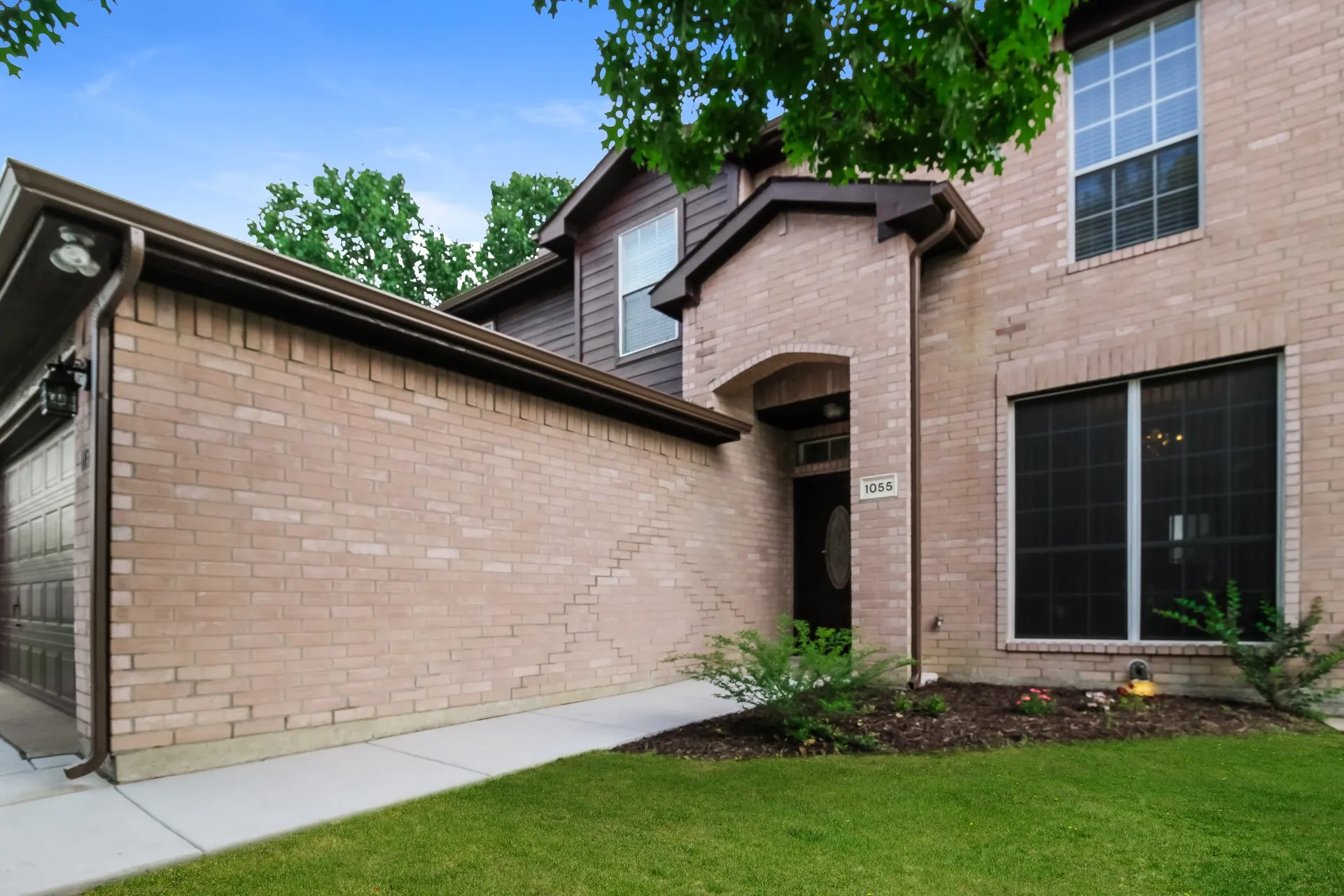 Single Family Residence For Rent in Denton County , 1055 Waterview Drive, Little Elm, Texas 75068, 3 Bedroom, 3 Bathroom, 2 Garage spaces, 2,023 Sqft, built in 1999, mls#21384676, Real Estate Agent in Little Elm, Homes For Rent in Denton county, Homes For Rent in Little Elm, Realtor in Little Elm Texas, Real Estate Brokerage Independent Realty Texas, Luminita Cordes Realtor