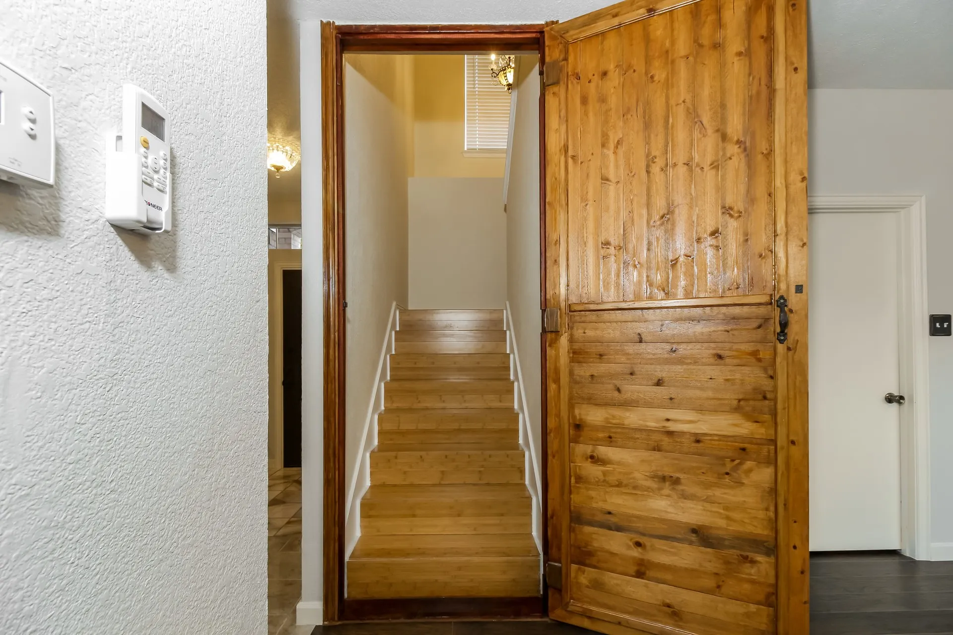 Single Family Residence For Rent in Denton County , 1055 Waterview Drive, Little Elm, Texas 75068, 3 Bedroom, 3 Bathroom, 2 Garage spaces, 2,023 Sqft, built in 1999, mls#21384676, Real Estate Agent in Little Elm, Homes For Rent in Denton county, Homes For Rent in Little Elm, Realtor in Little Elm Texas, Real Estate Brokerage Independent Realty Texas, Luminita Cordes Realtor